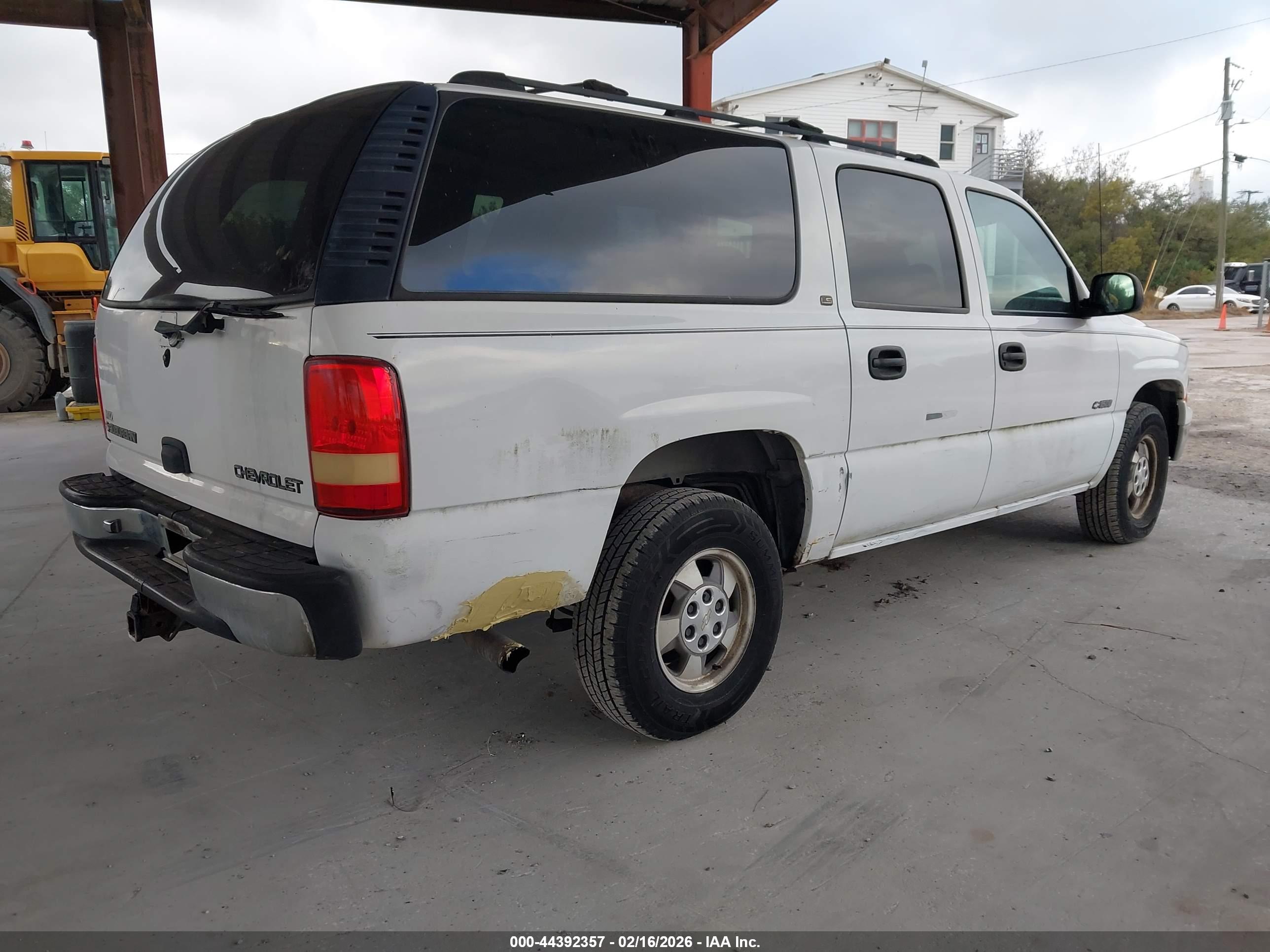 CHEVROLET SUBURBAN image 4