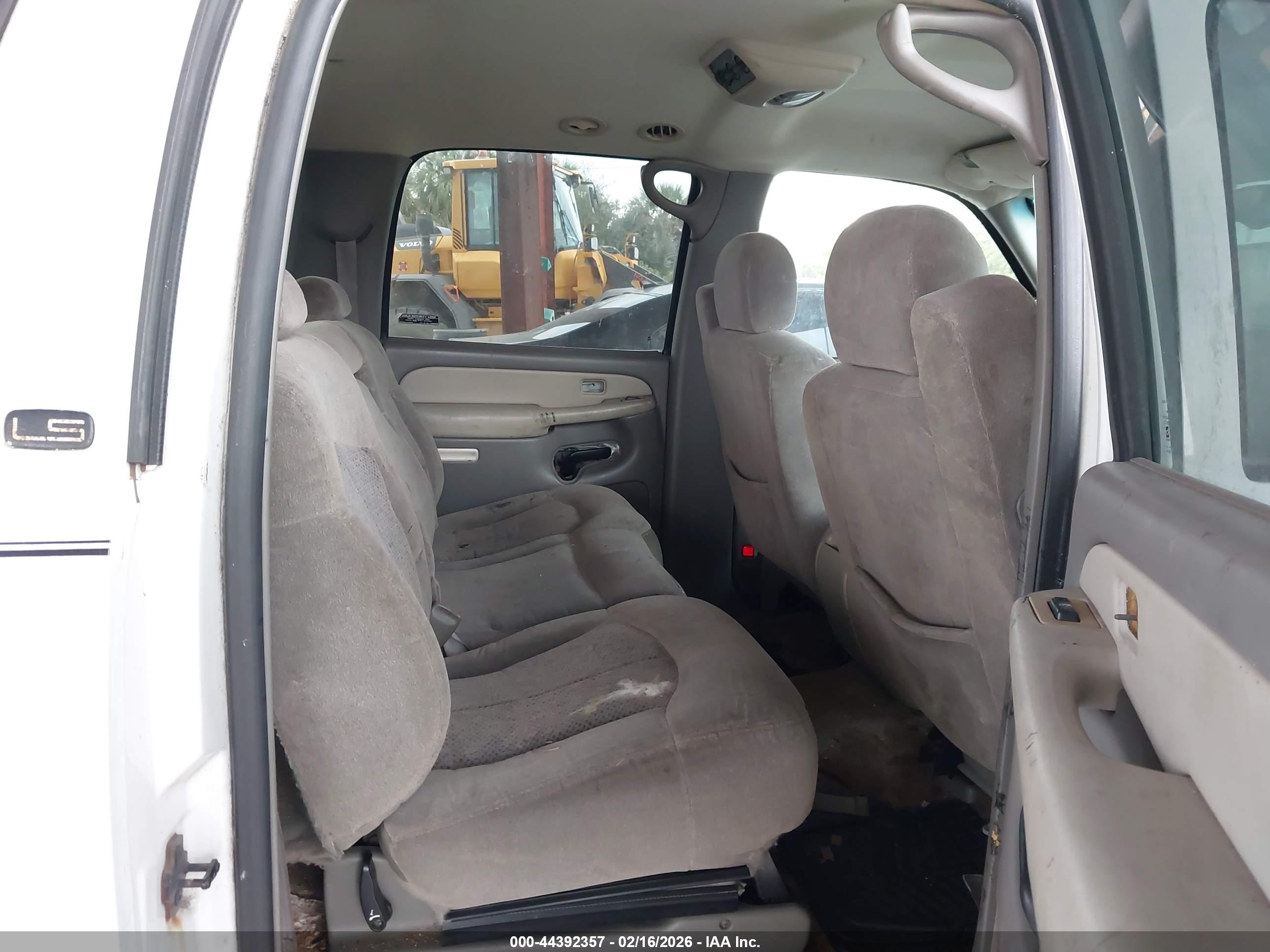 CHEVROLET SUBURBAN image 8