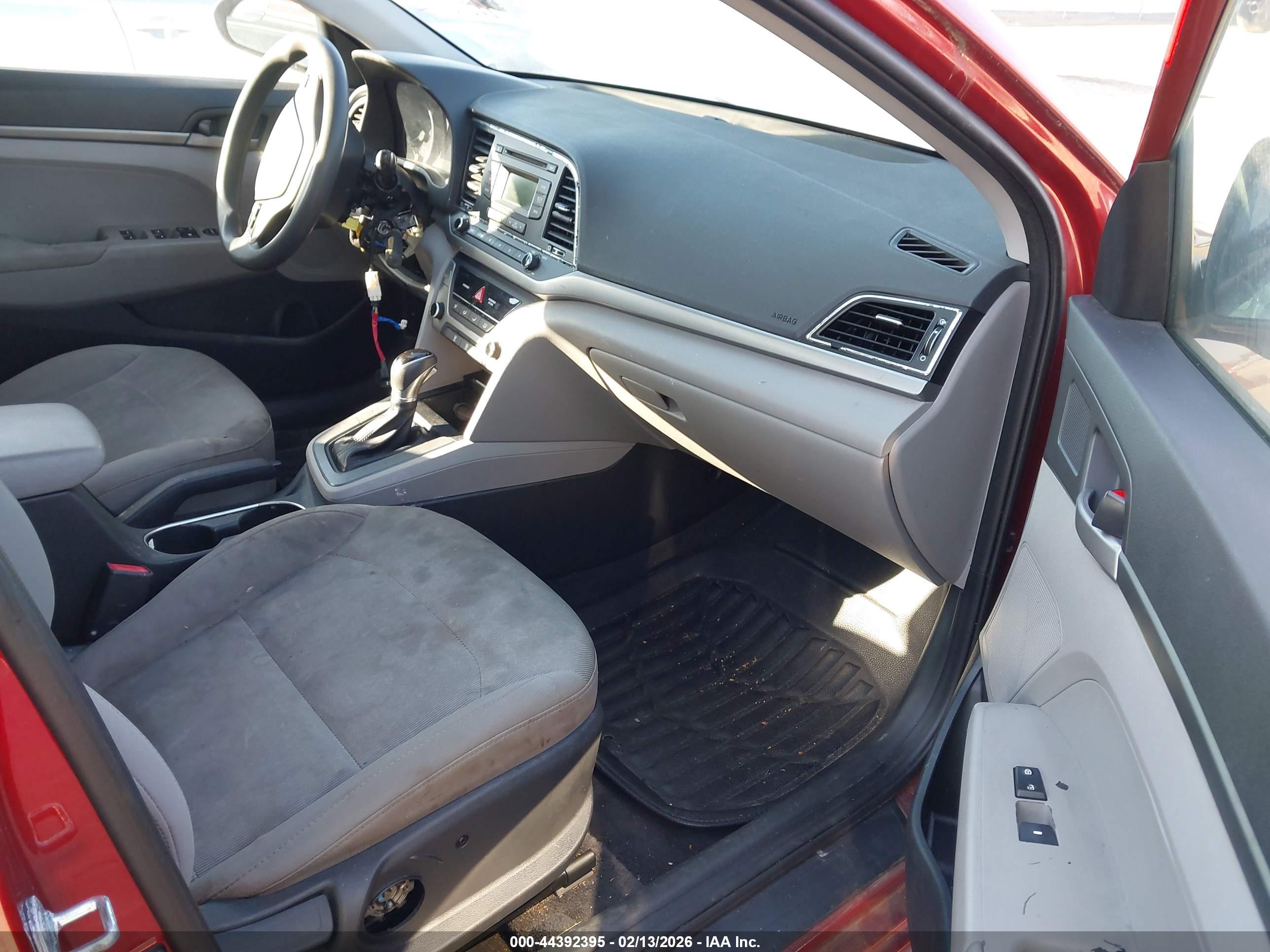 HYUNDAI ELANTRA image 5