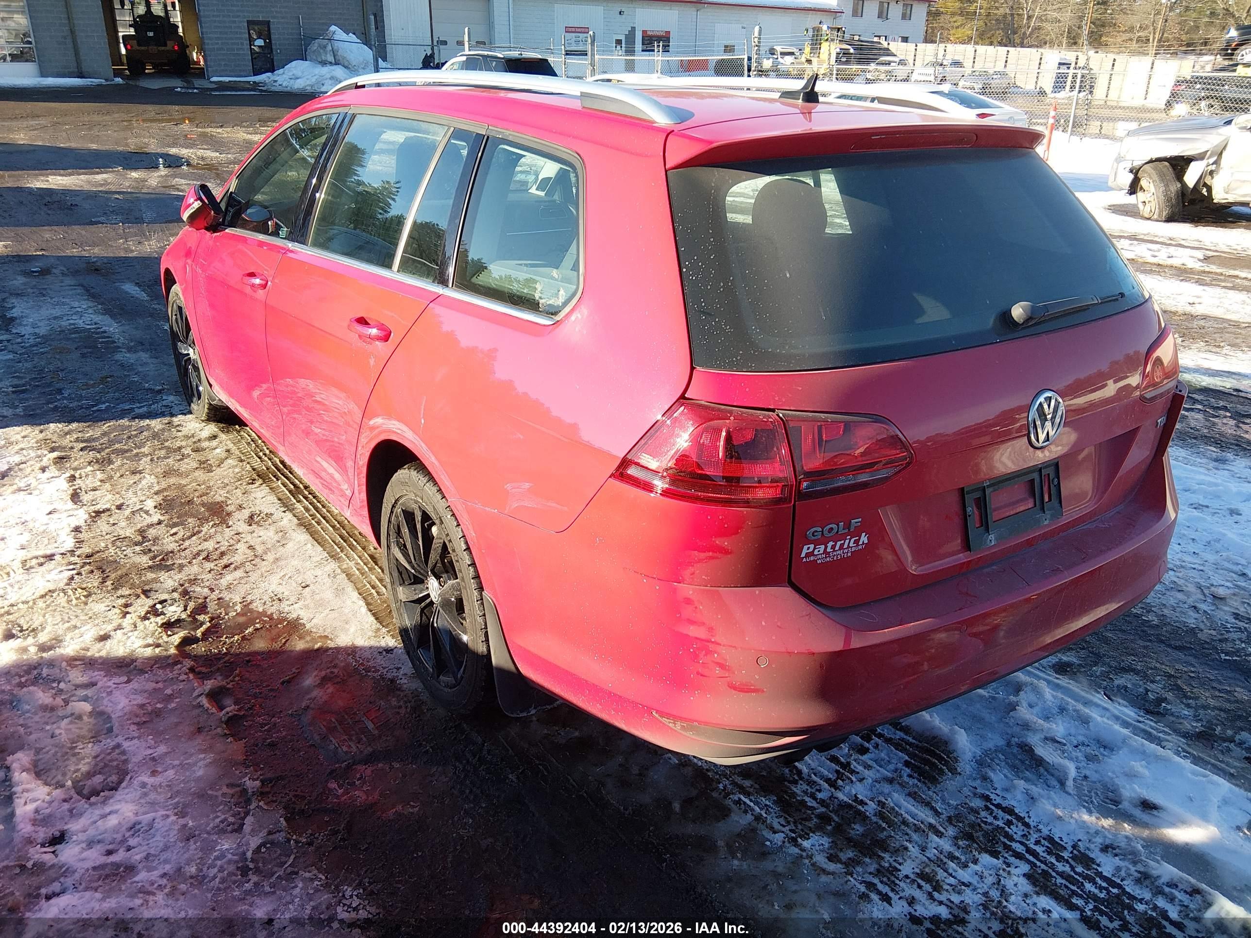 VOLKSWAGEN GOLF image 3