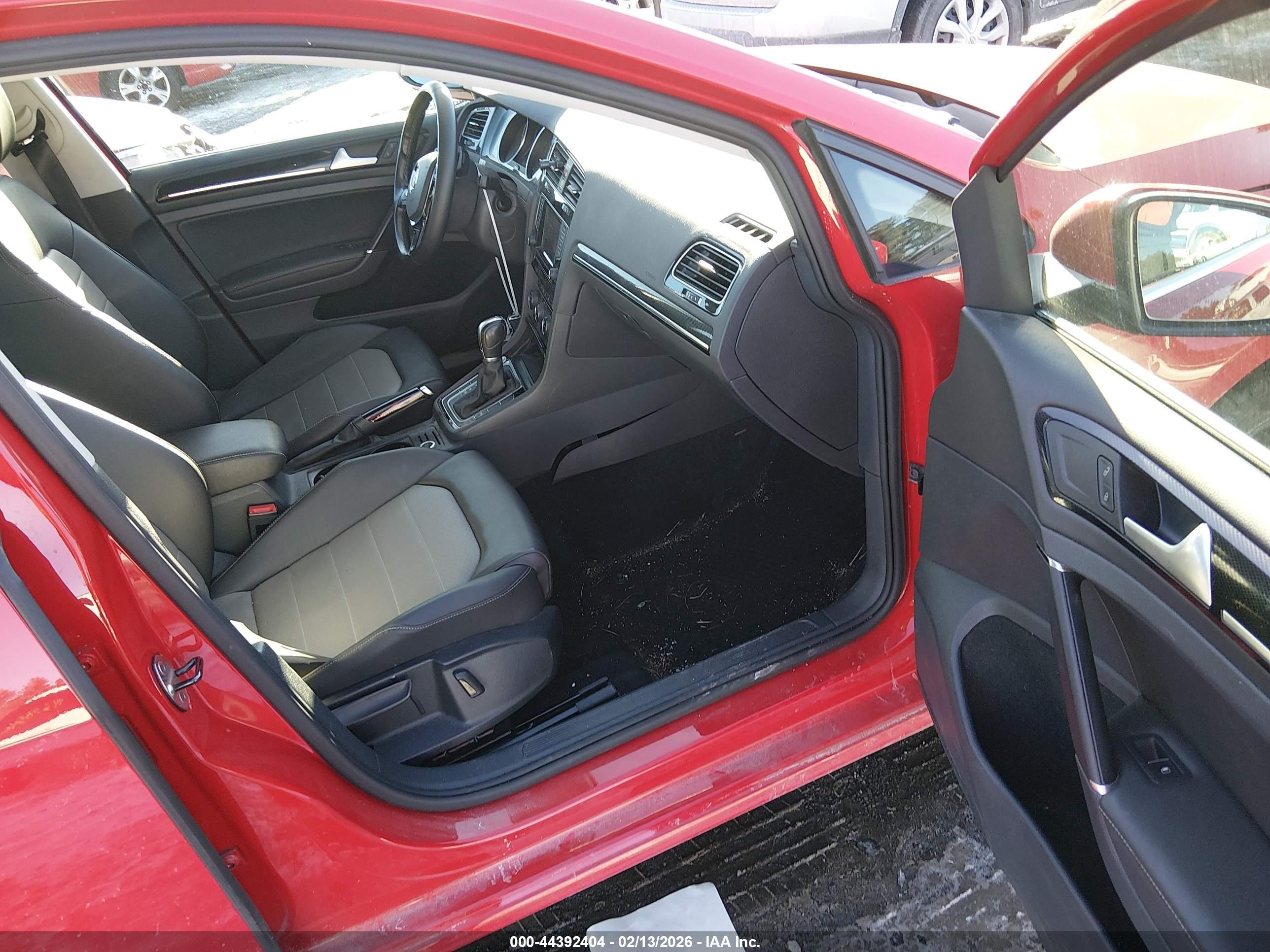 VOLKSWAGEN GOLF image 5