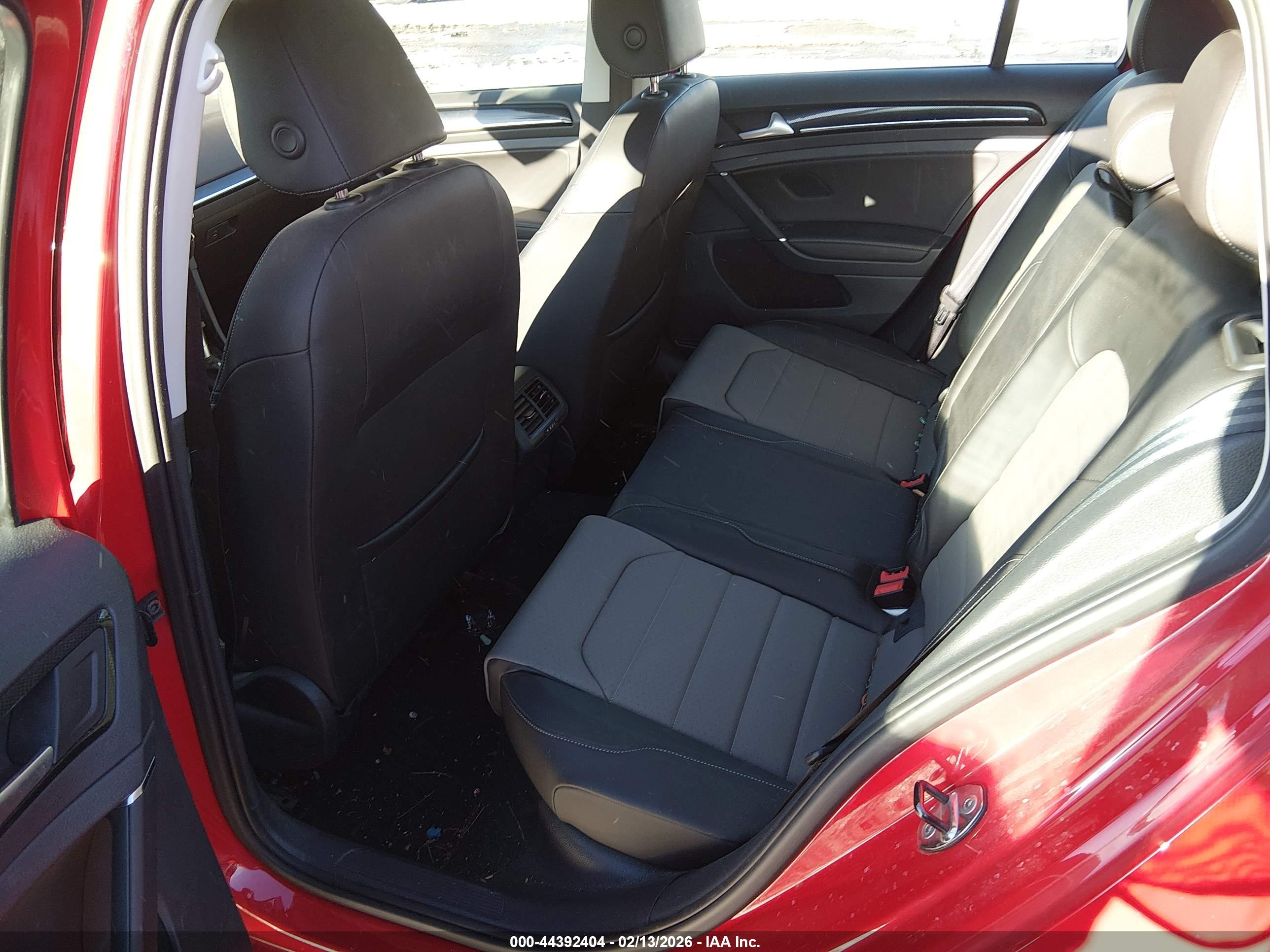 VOLKSWAGEN GOLF image 8