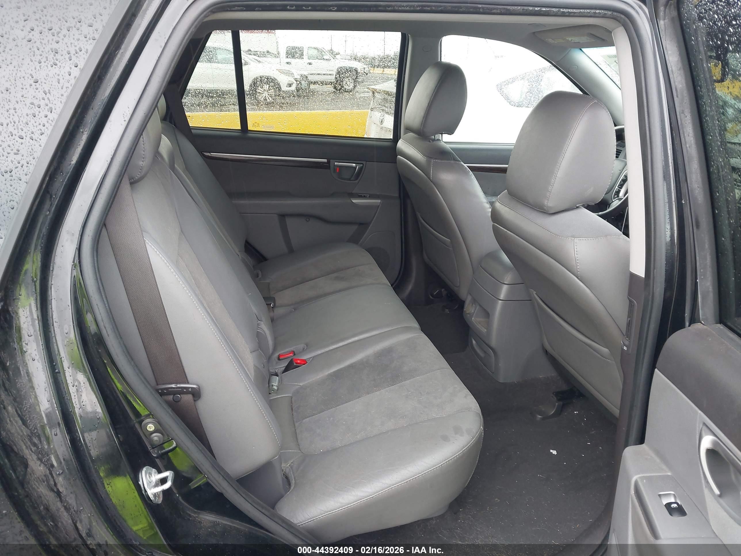 HYUNDAI SANTA image 8