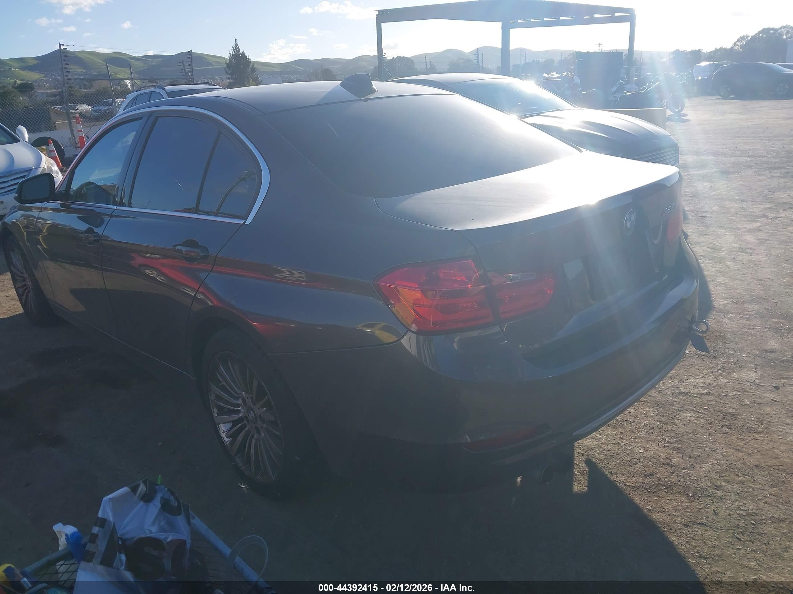 BMW 328I image 3