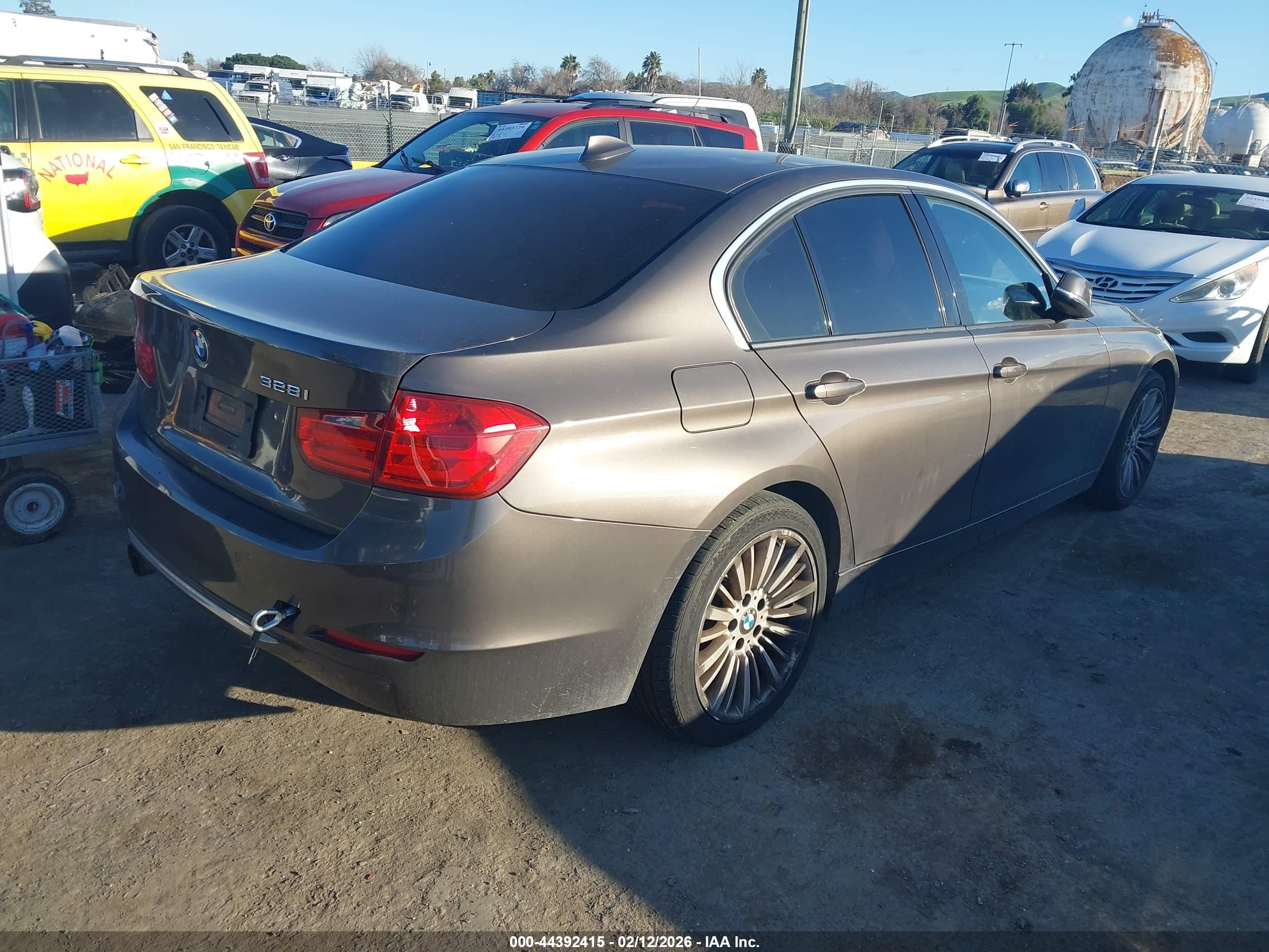 BMW 328I image 4