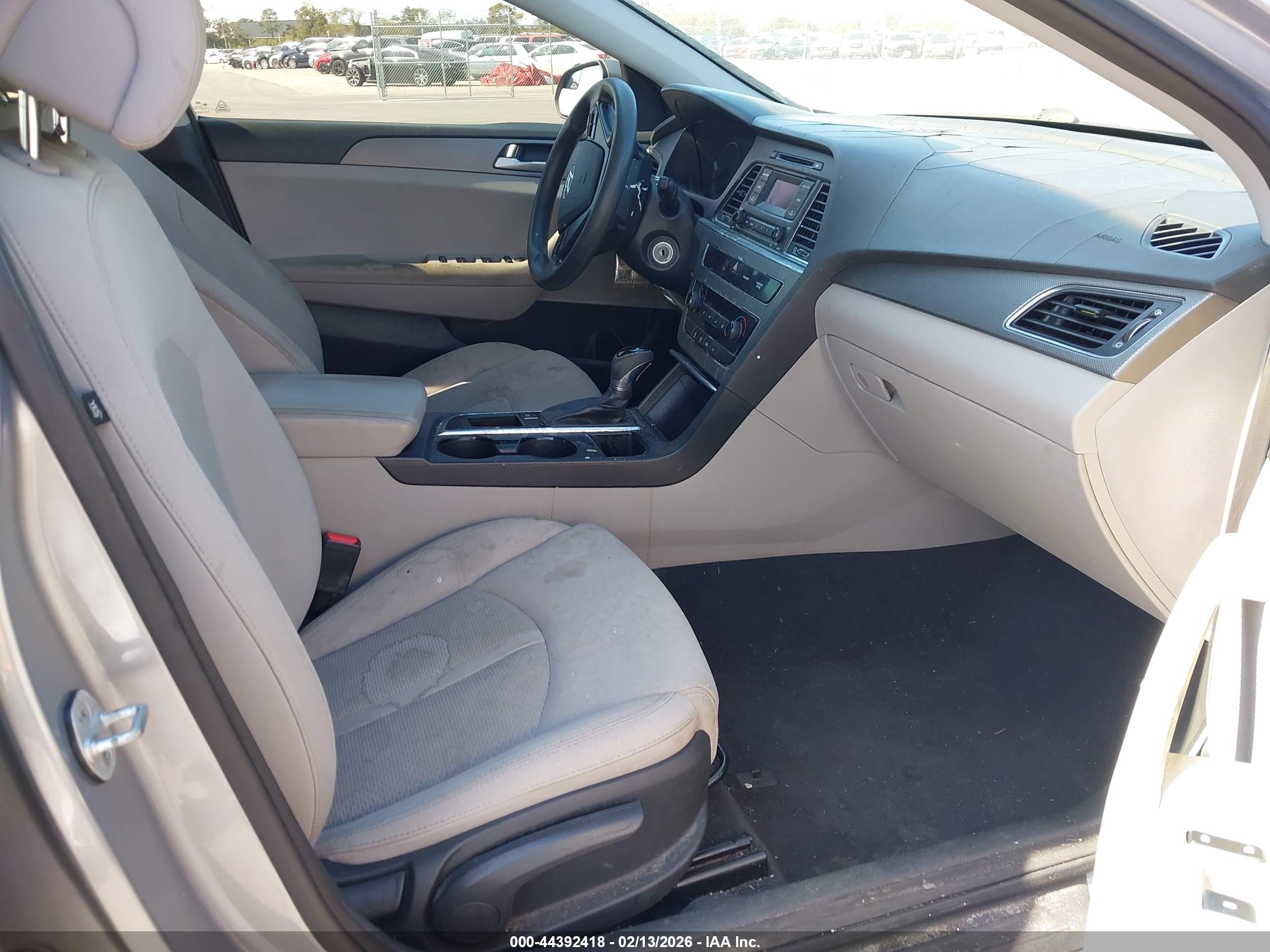 HYUNDAI SONATA image 5