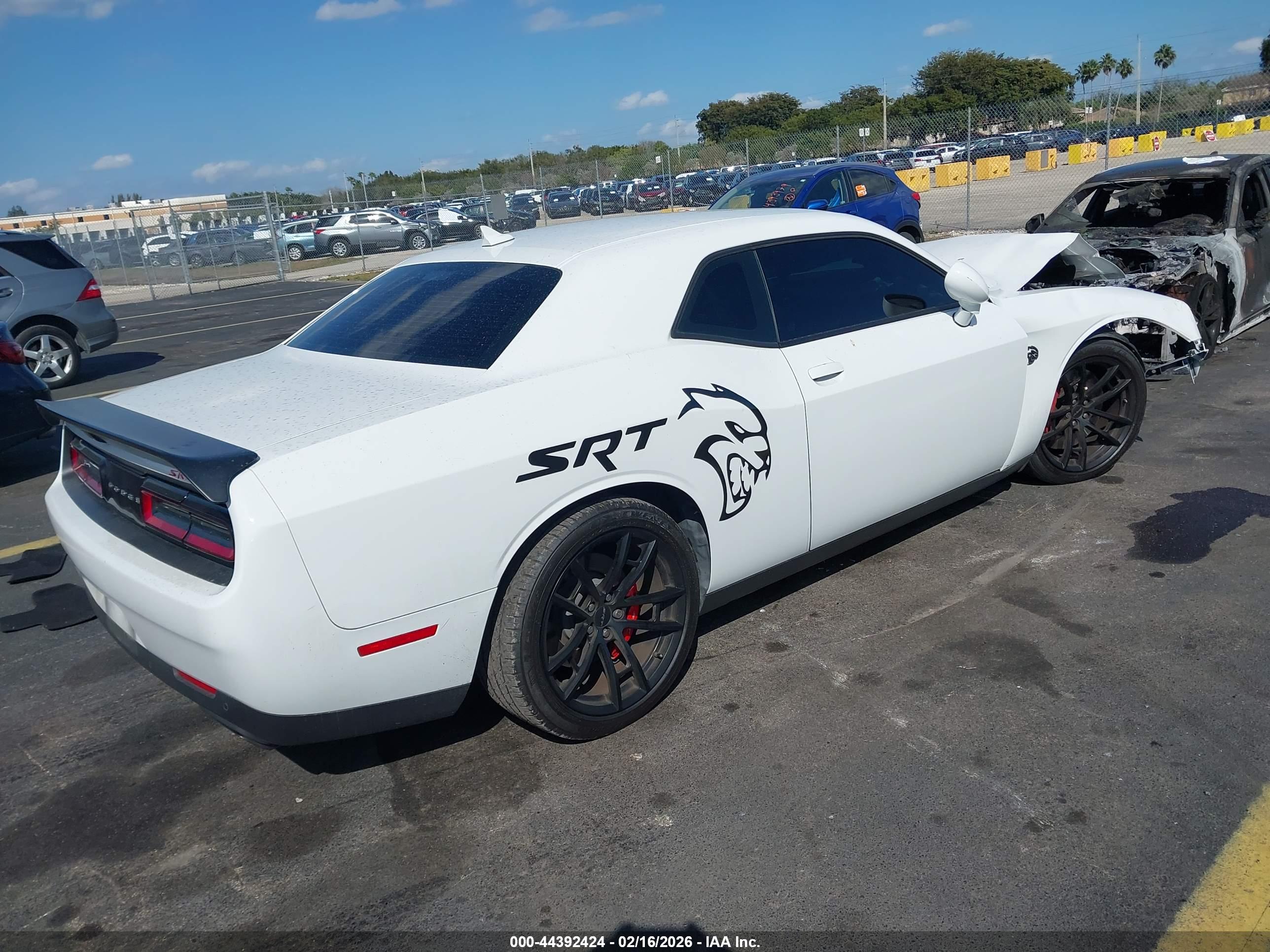 DODGE CHALLENGER image 4
