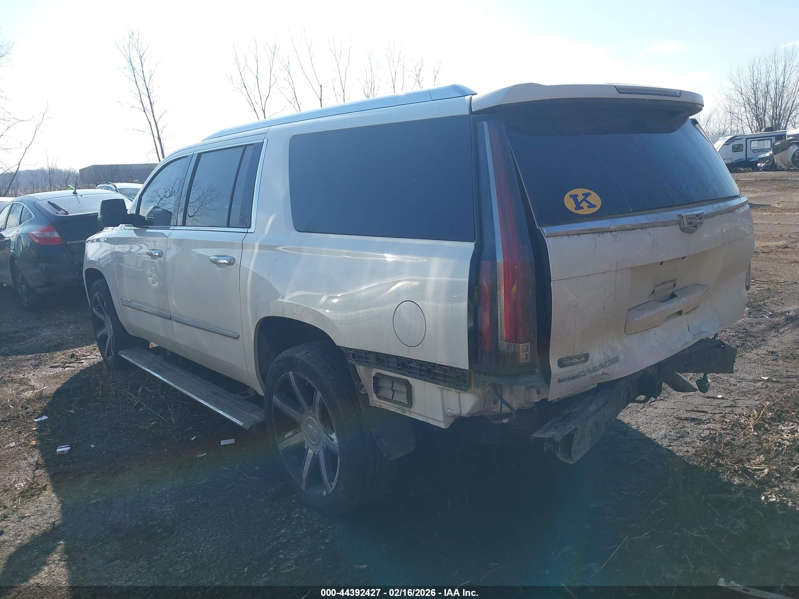 CADILLAC ESCALADE image 3
