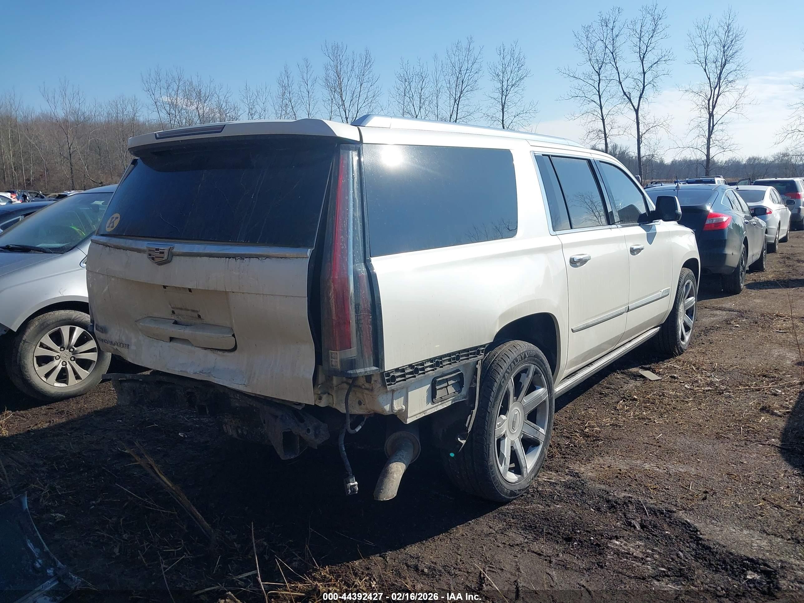 CADILLAC ESCALADE image 4
