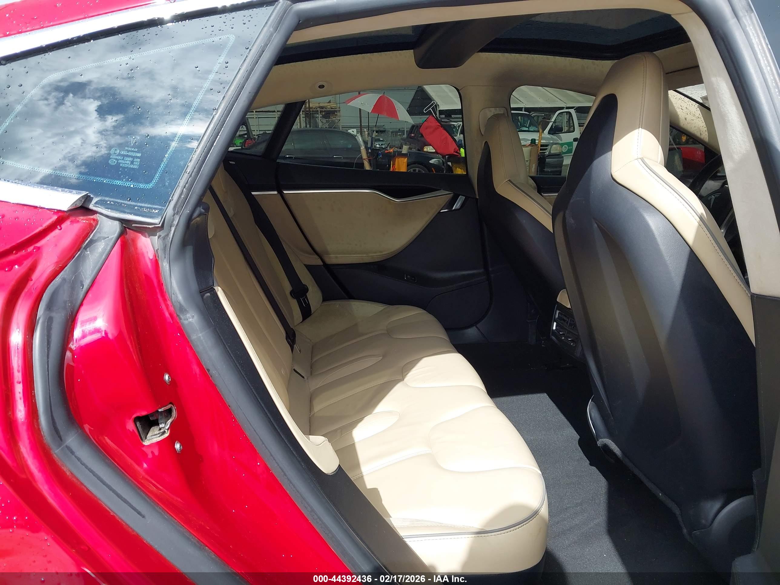 TESLA MODEL image 8