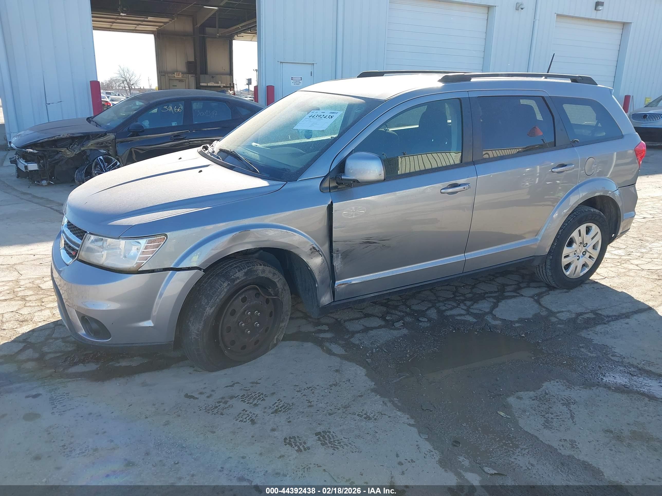 DODGE JOURNEY image 2