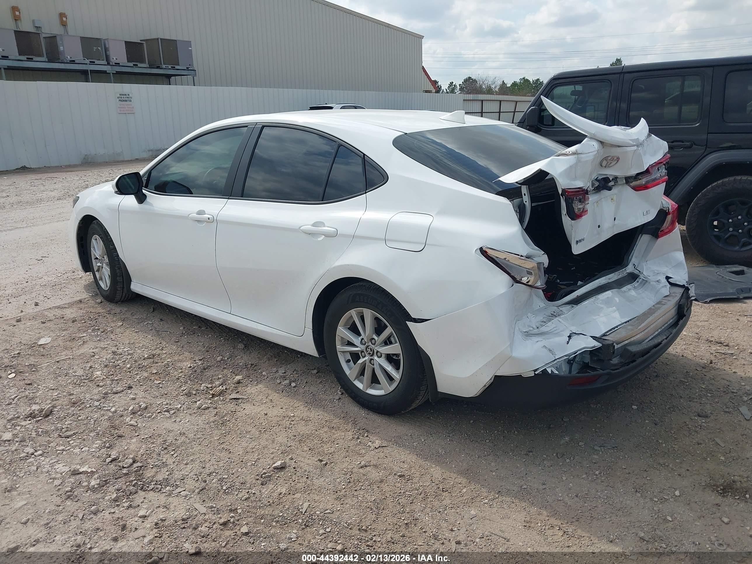 TOYOTA CAMRY image 3
