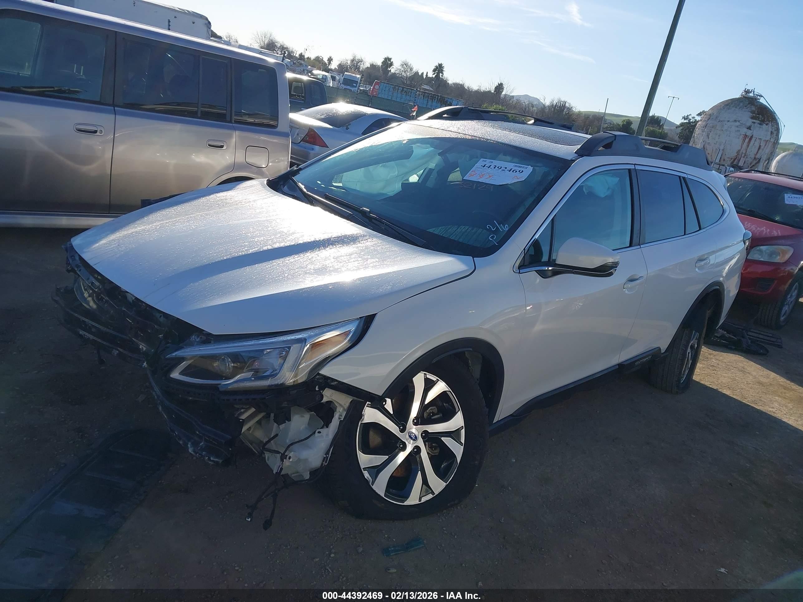 SUBARU OUTBACK image 2