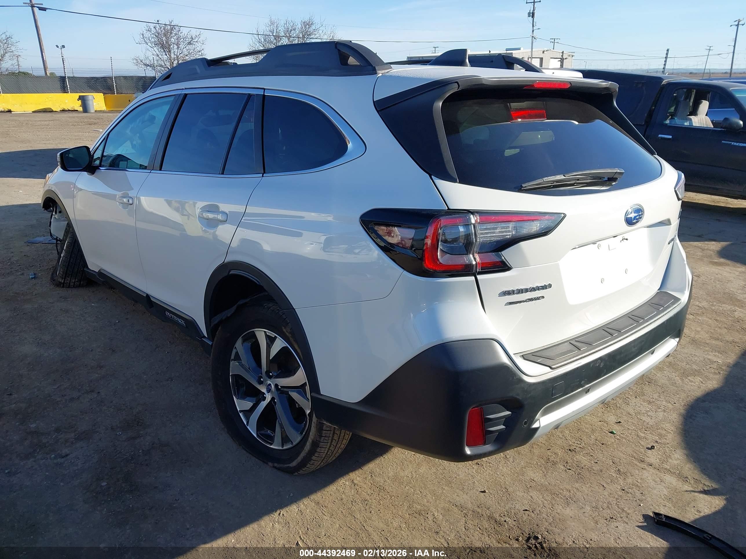SUBARU OUTBACK image 3