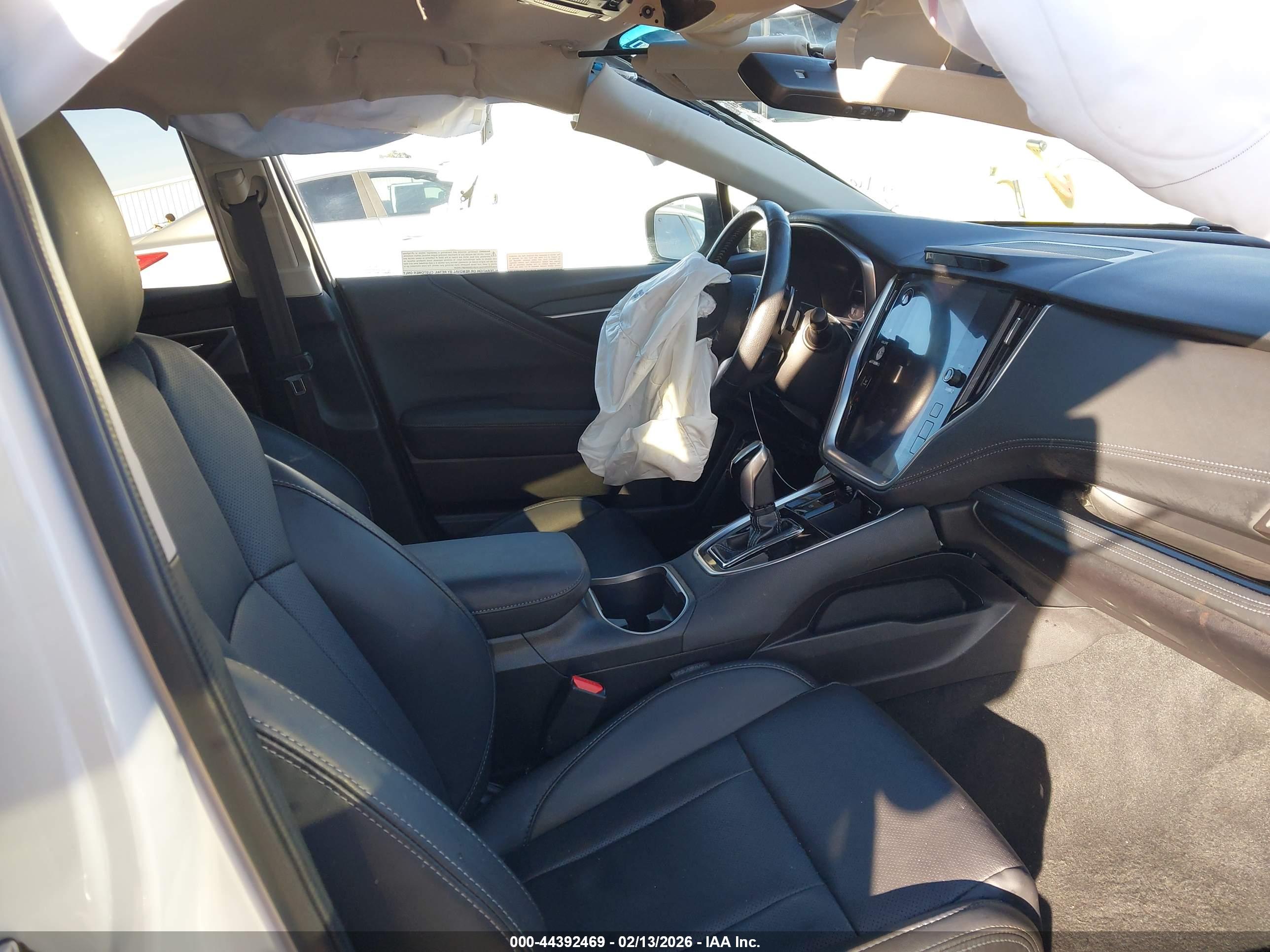 SUBARU OUTBACK image 5