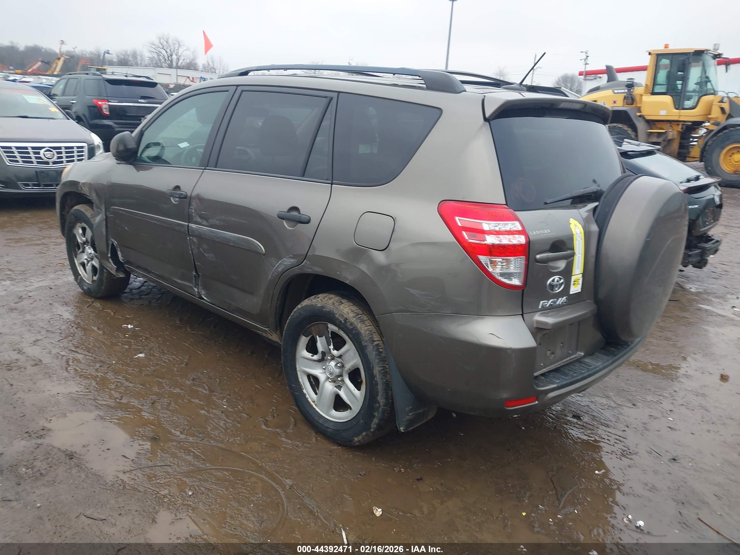 TOYOTA RAV4 image 3