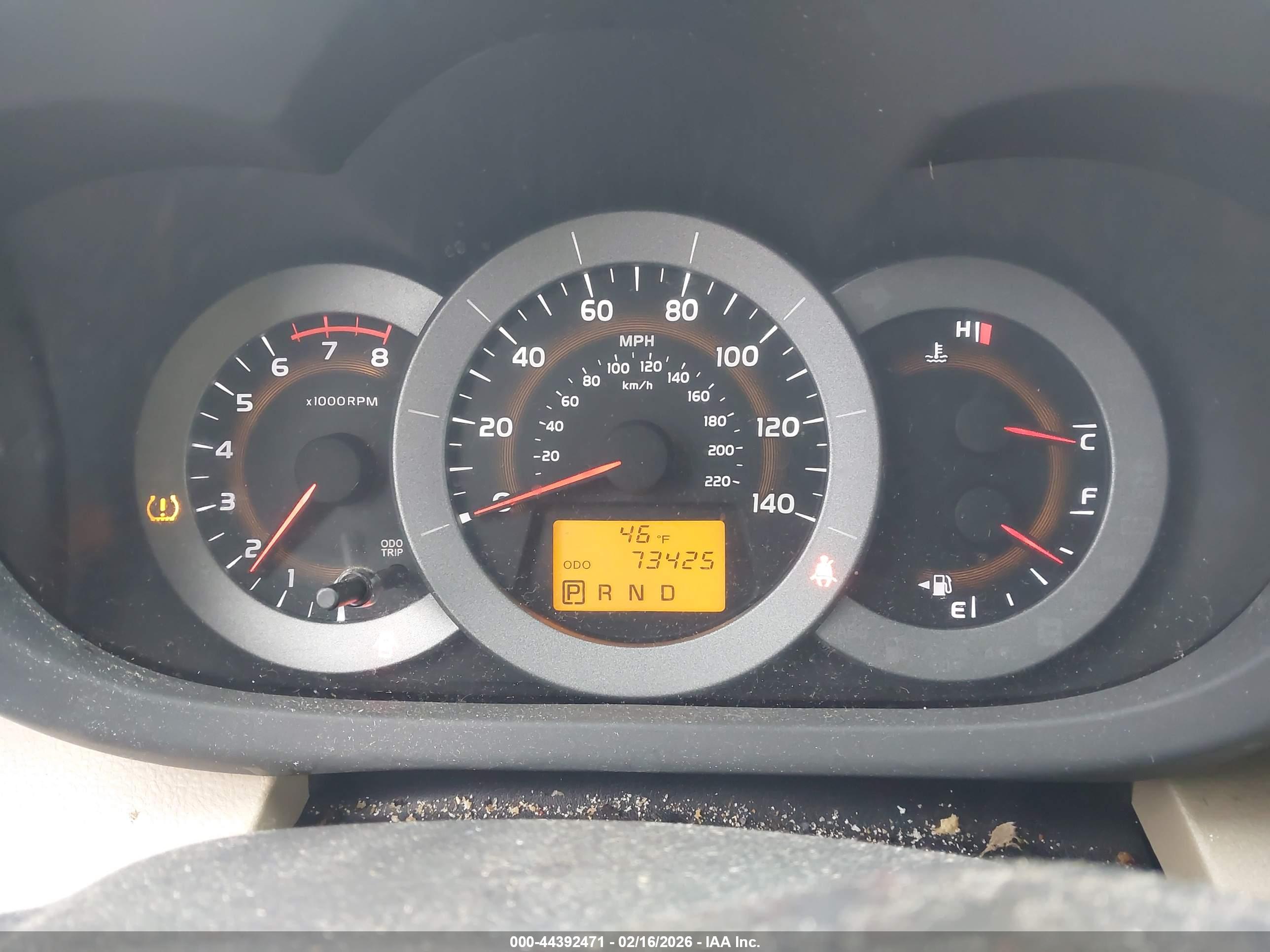 TOYOTA RAV4 image 7