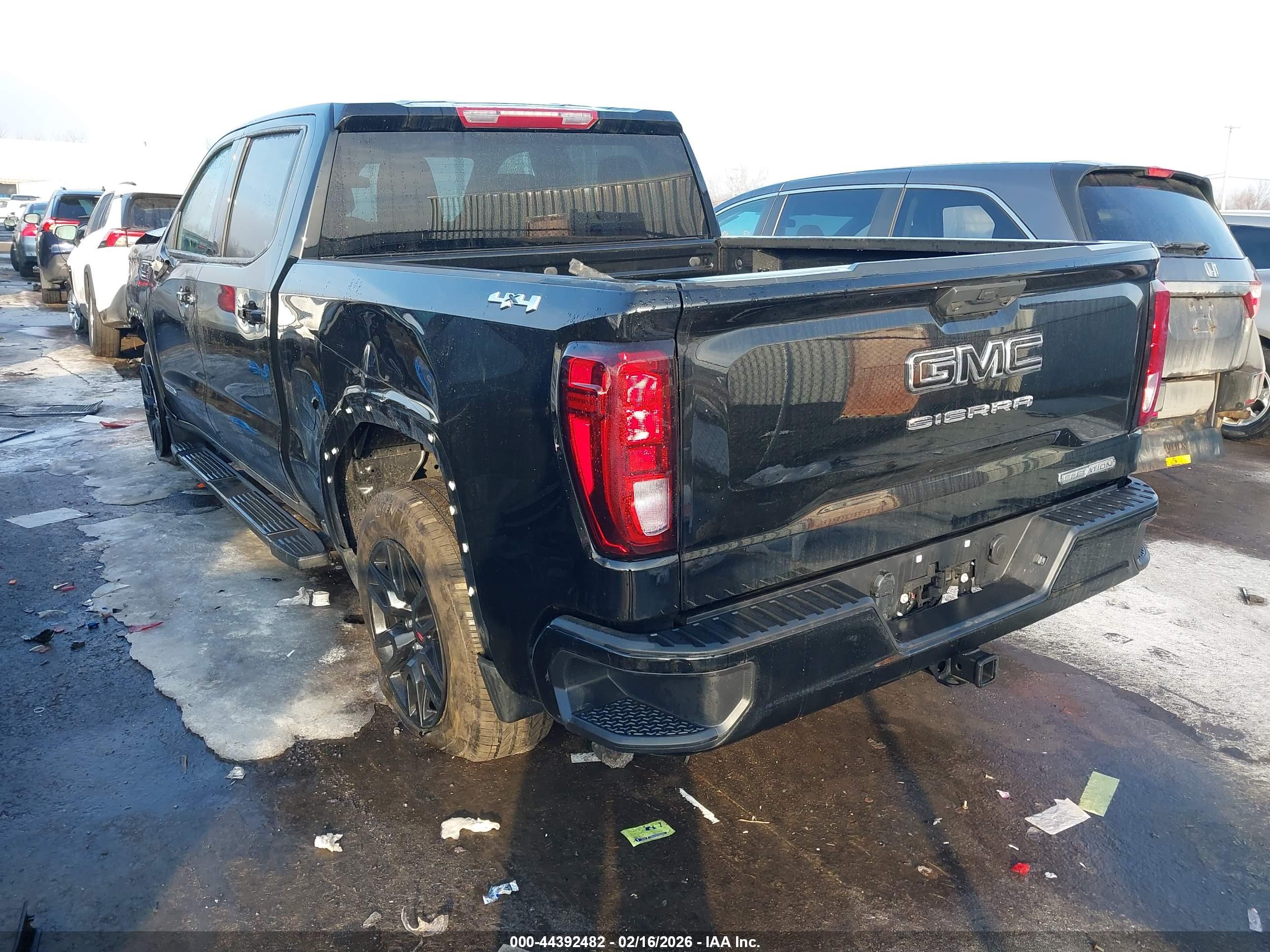 GMC SIERRA image 3