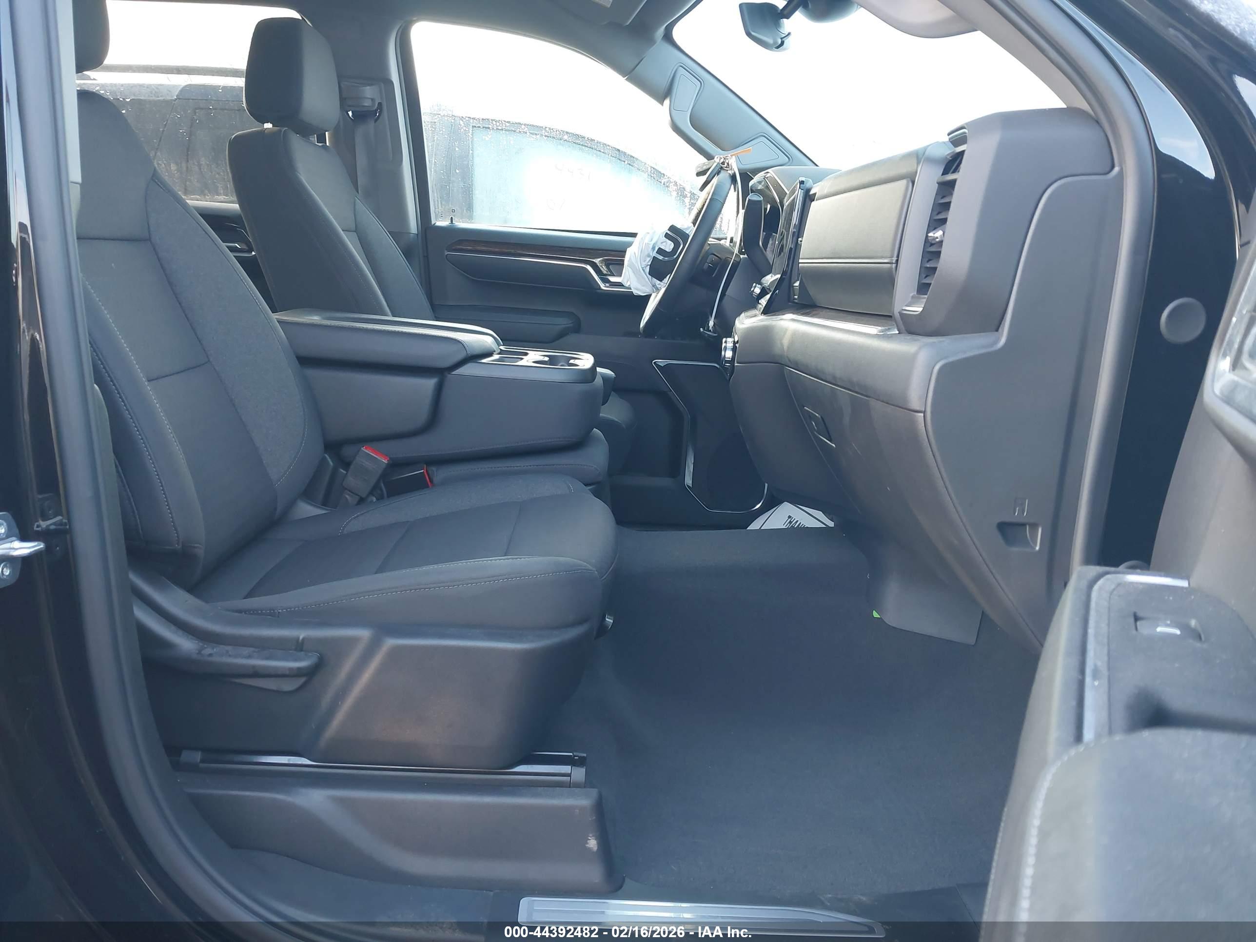 GMC SIERRA image 5