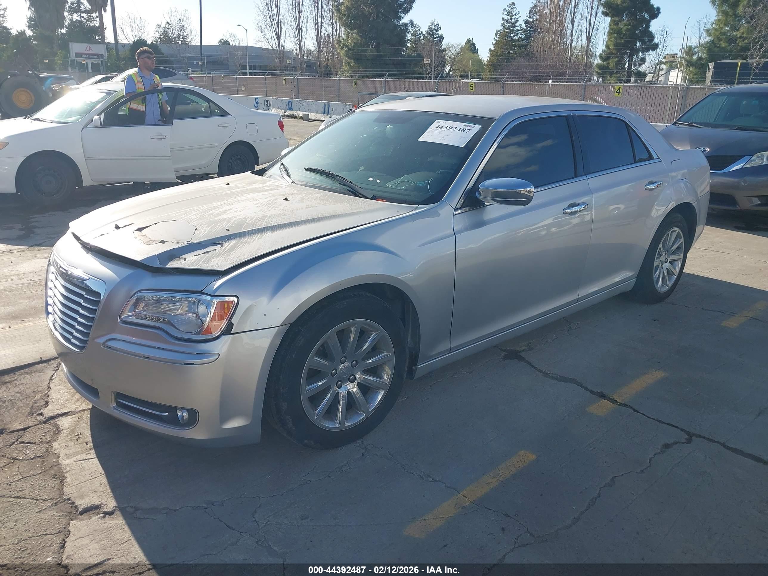 CHRYSLER 300 image 2