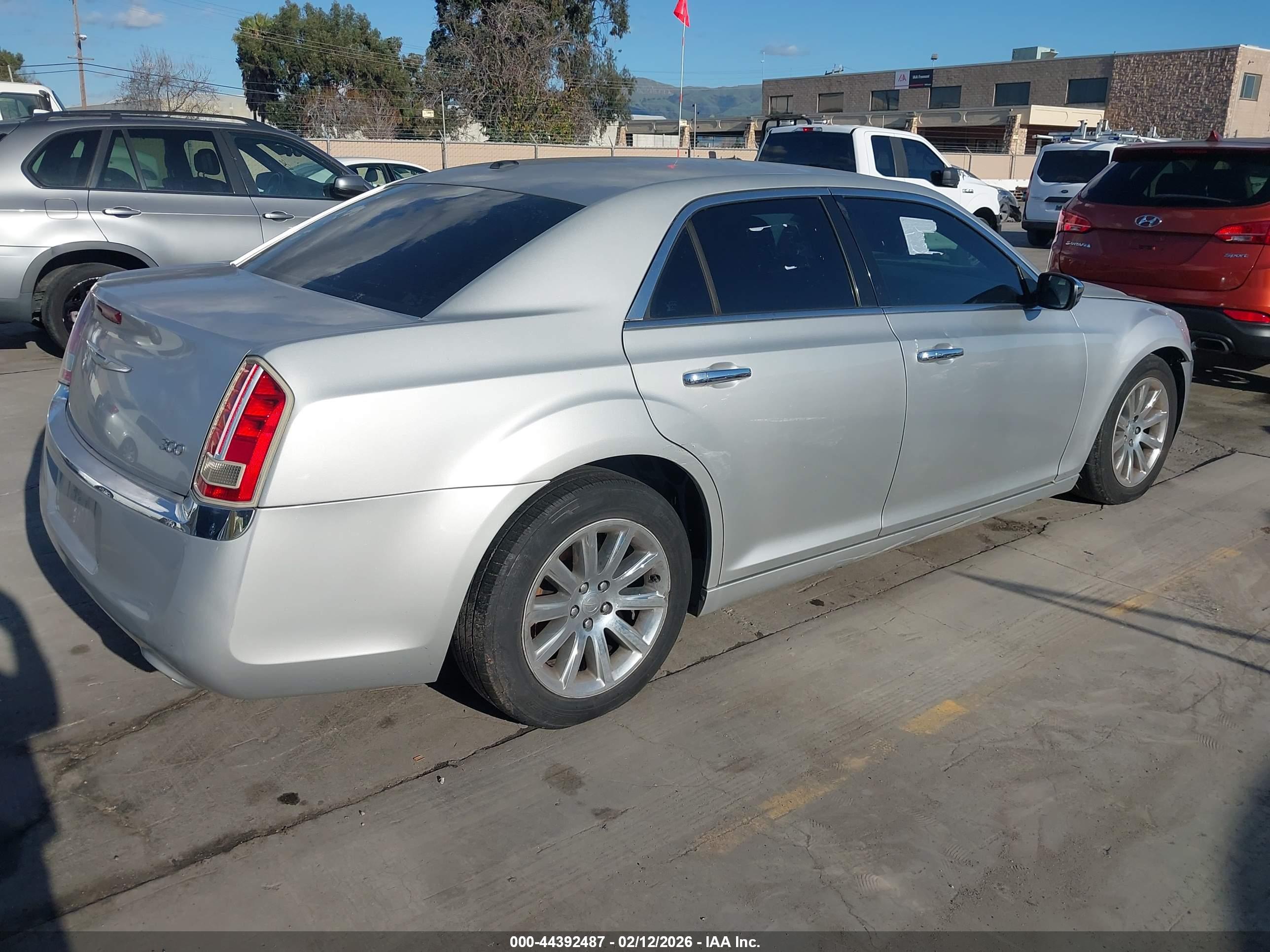 CHRYSLER 300 image 4