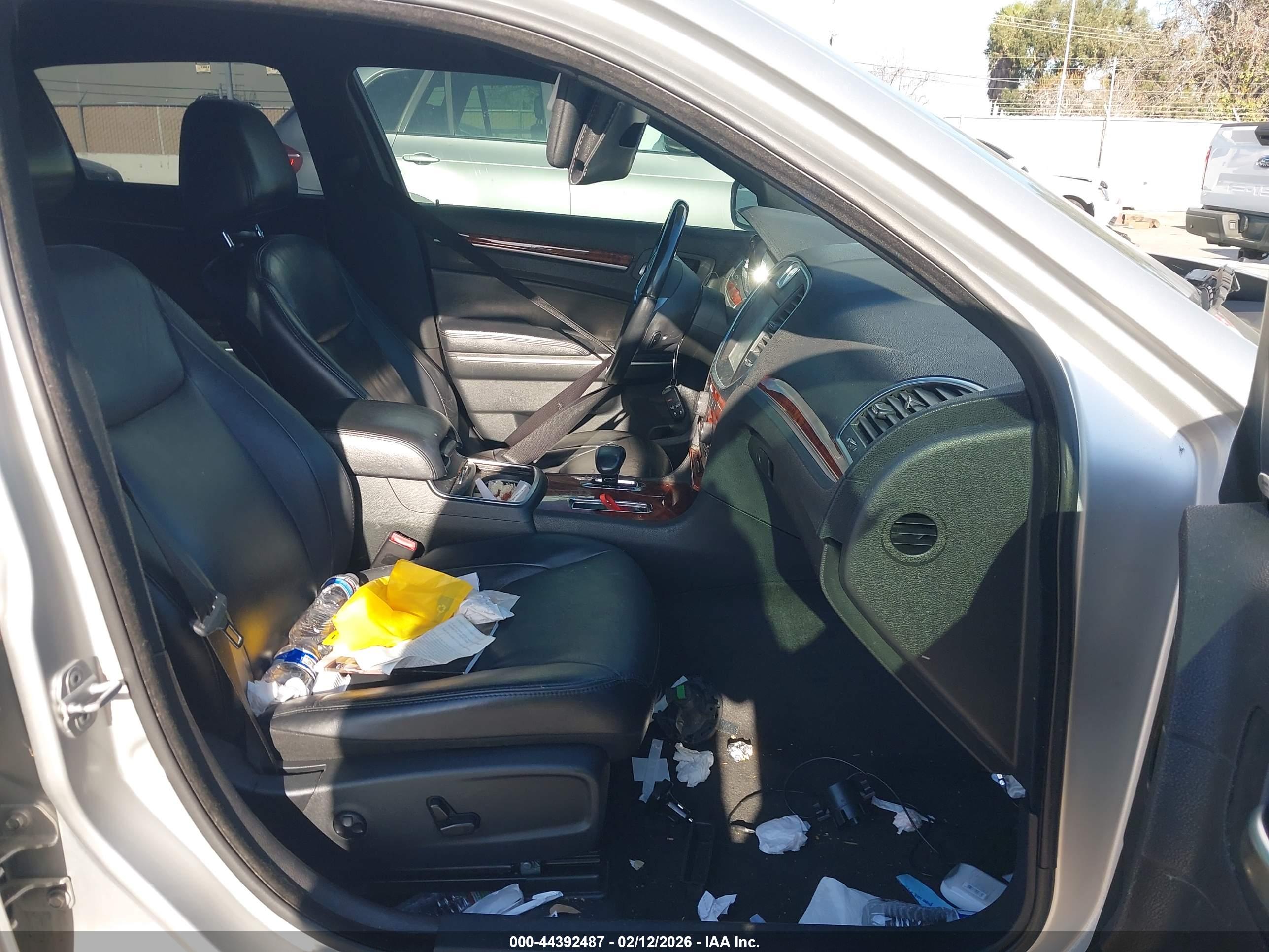 CHRYSLER 300 image 5