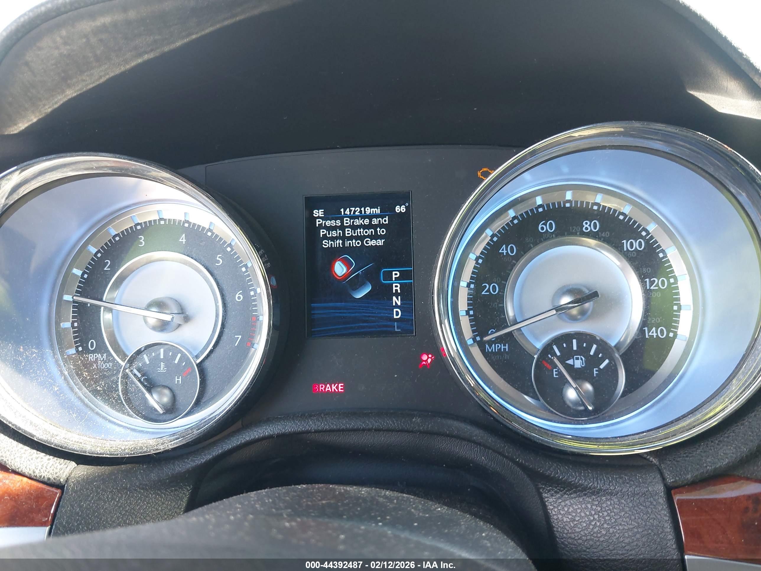 CHRYSLER 300 image 7