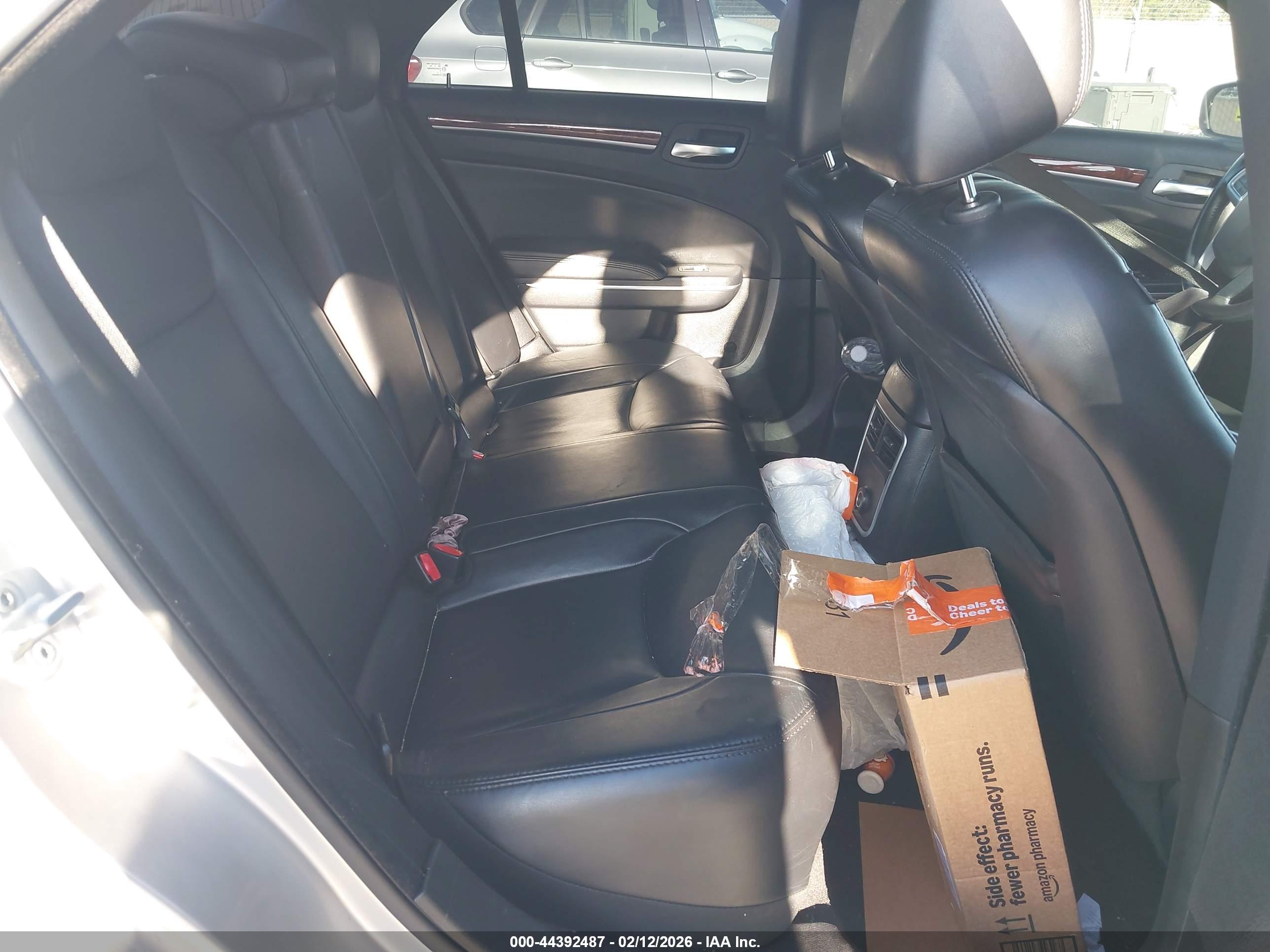 CHRYSLER 300 image 8
