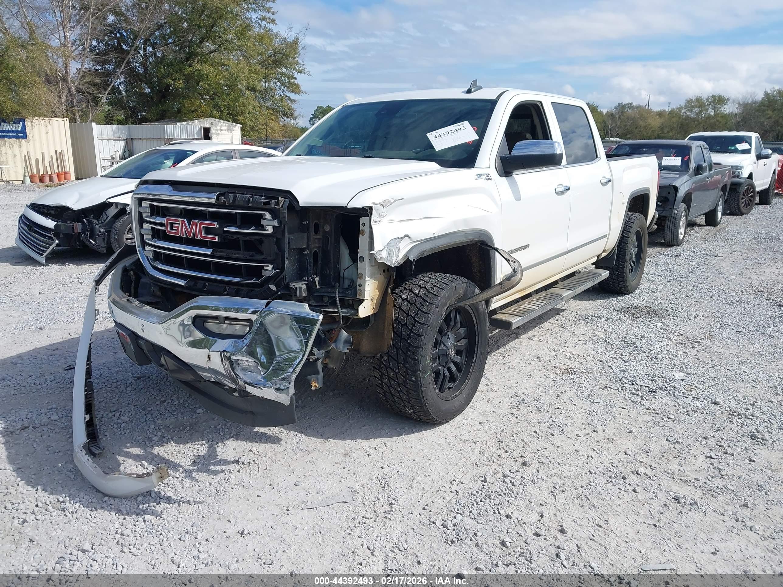 GMC SIERRA image 2