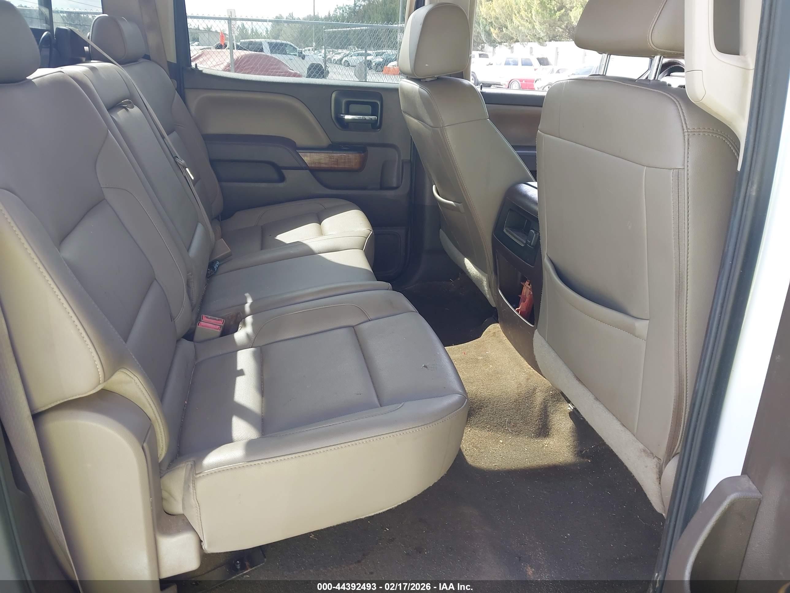 GMC SIERRA image 8