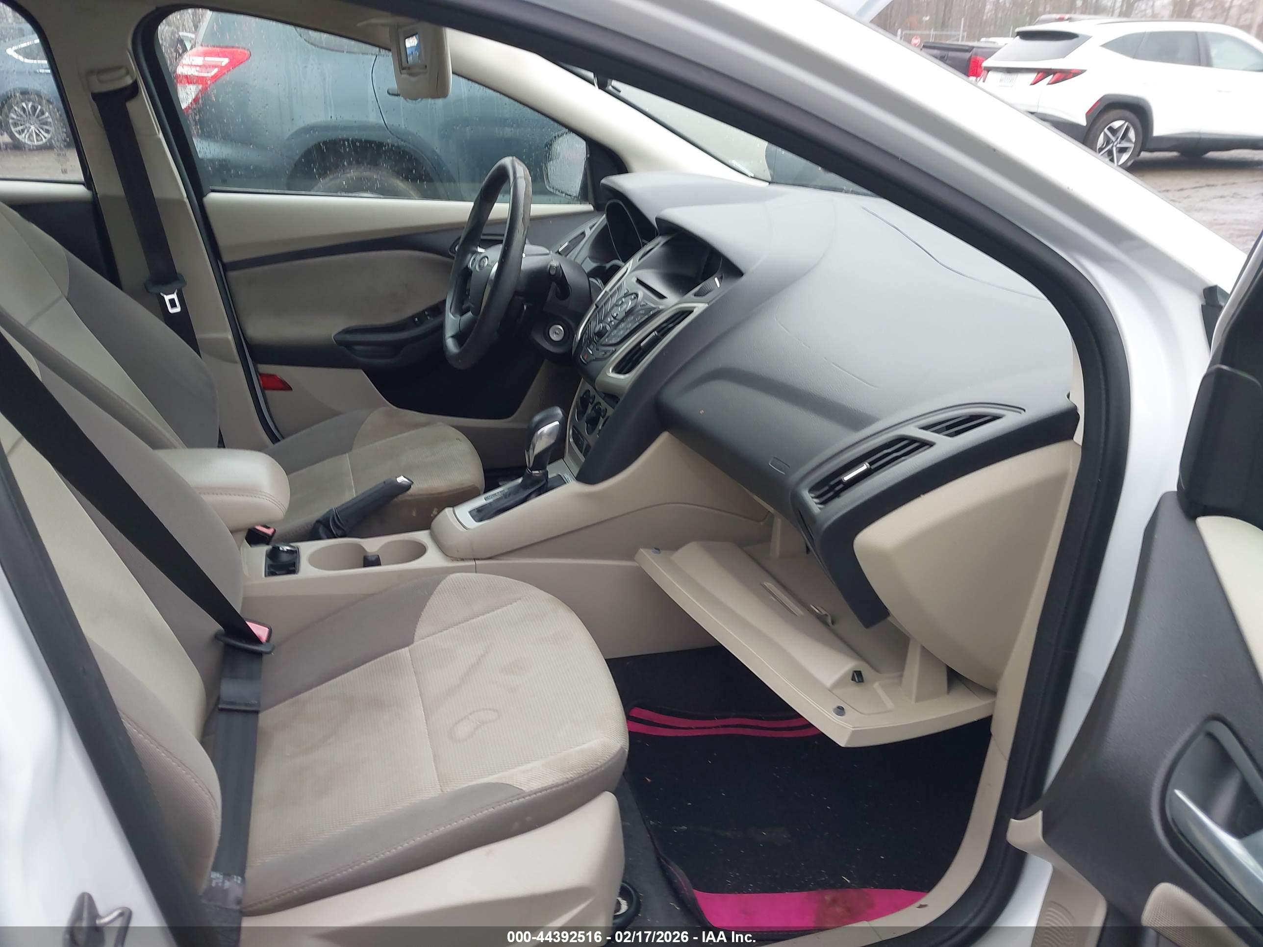 FORD FOCUS image 5