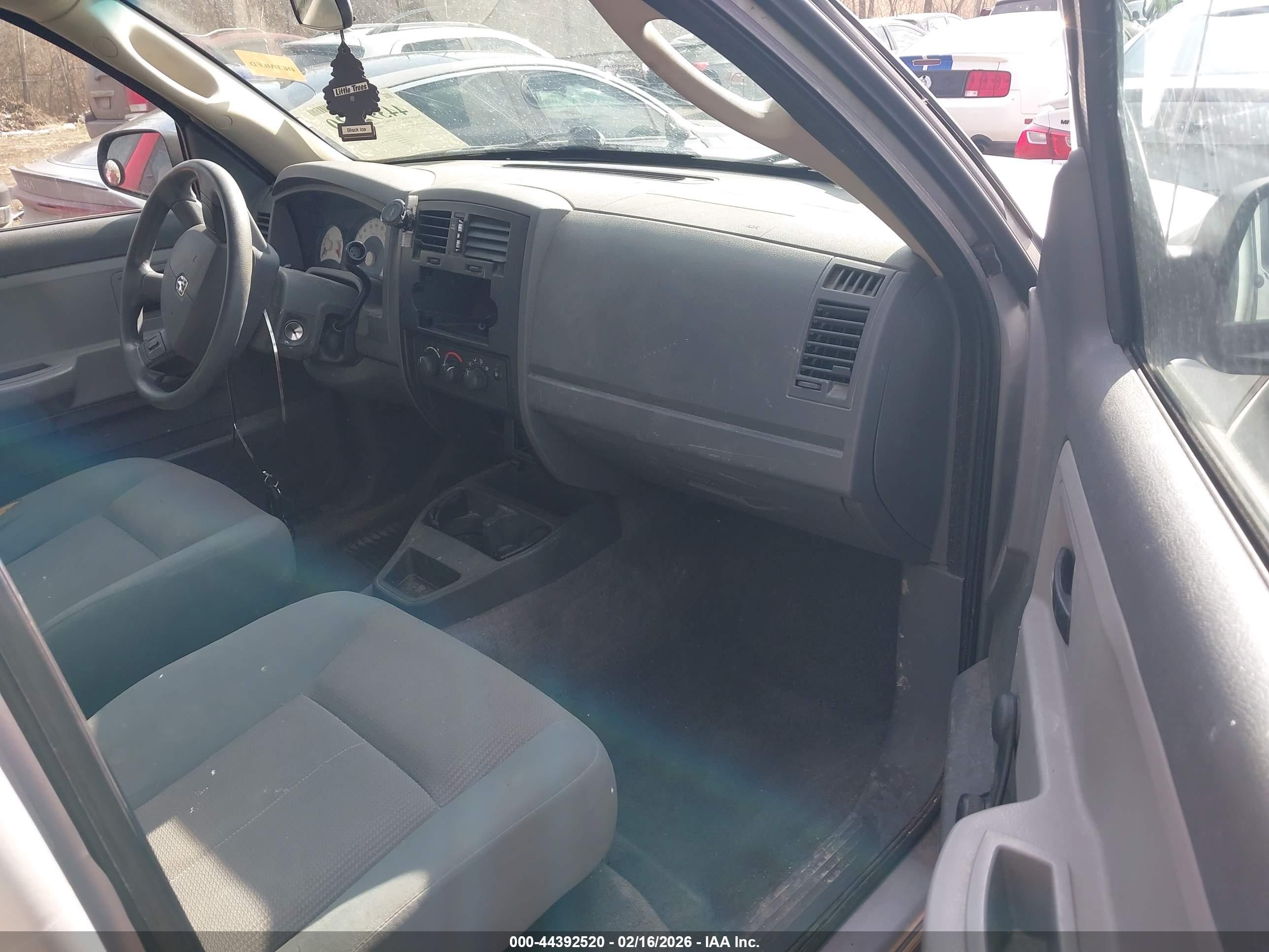 DODGE DAKOTA image 5