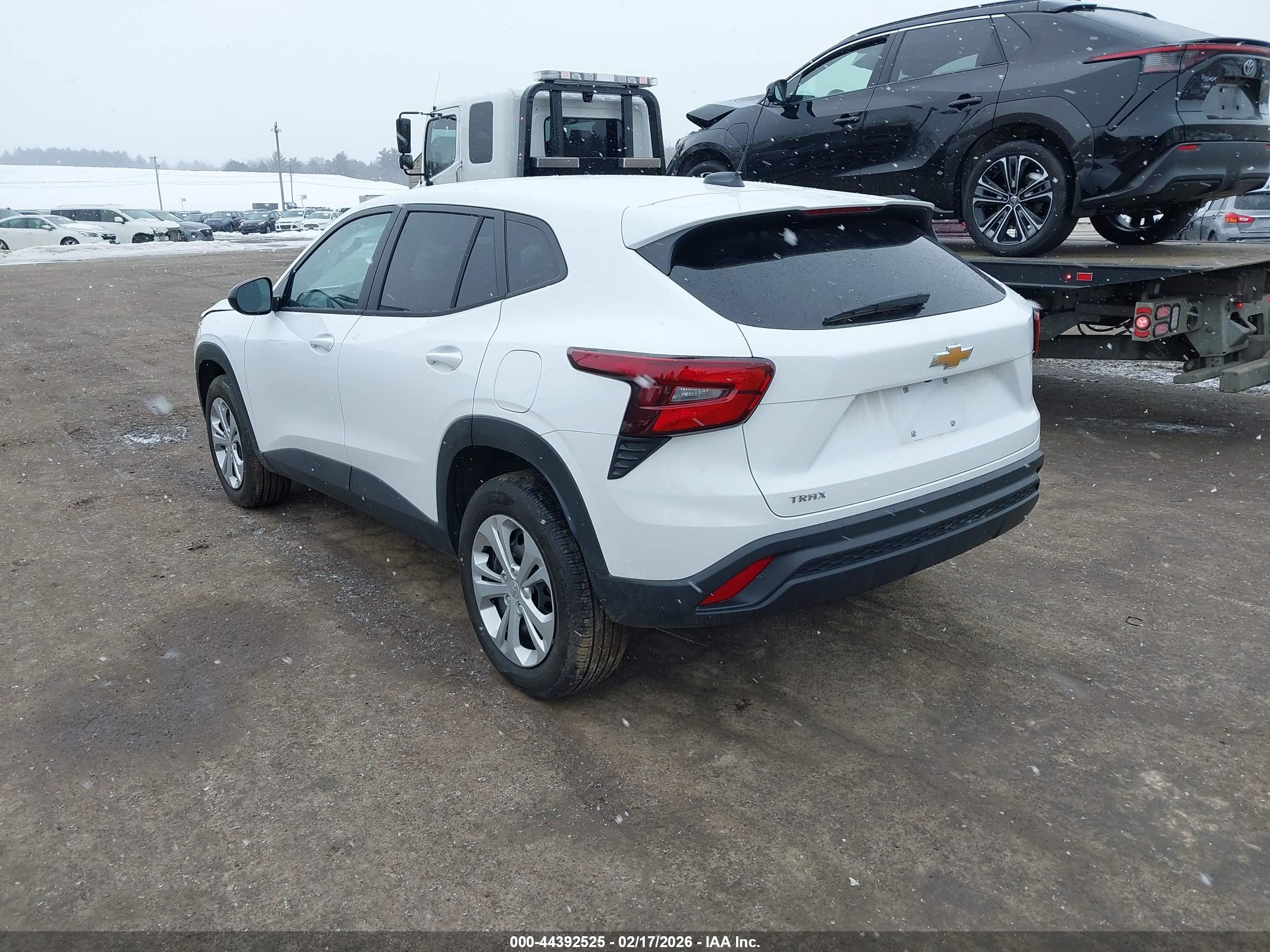 CHEVROLET TRAX image 3