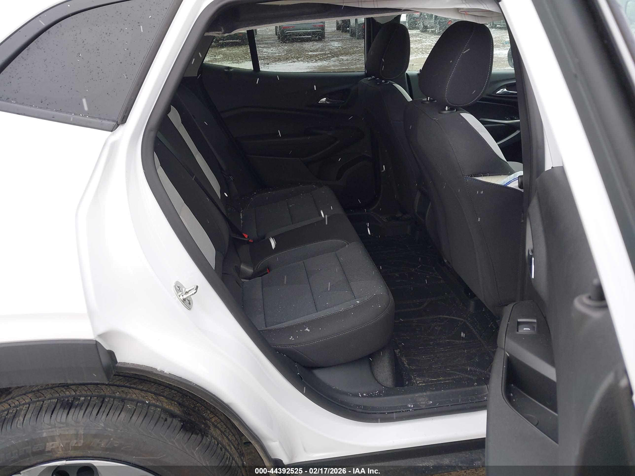 CHEVROLET TRAX image 8