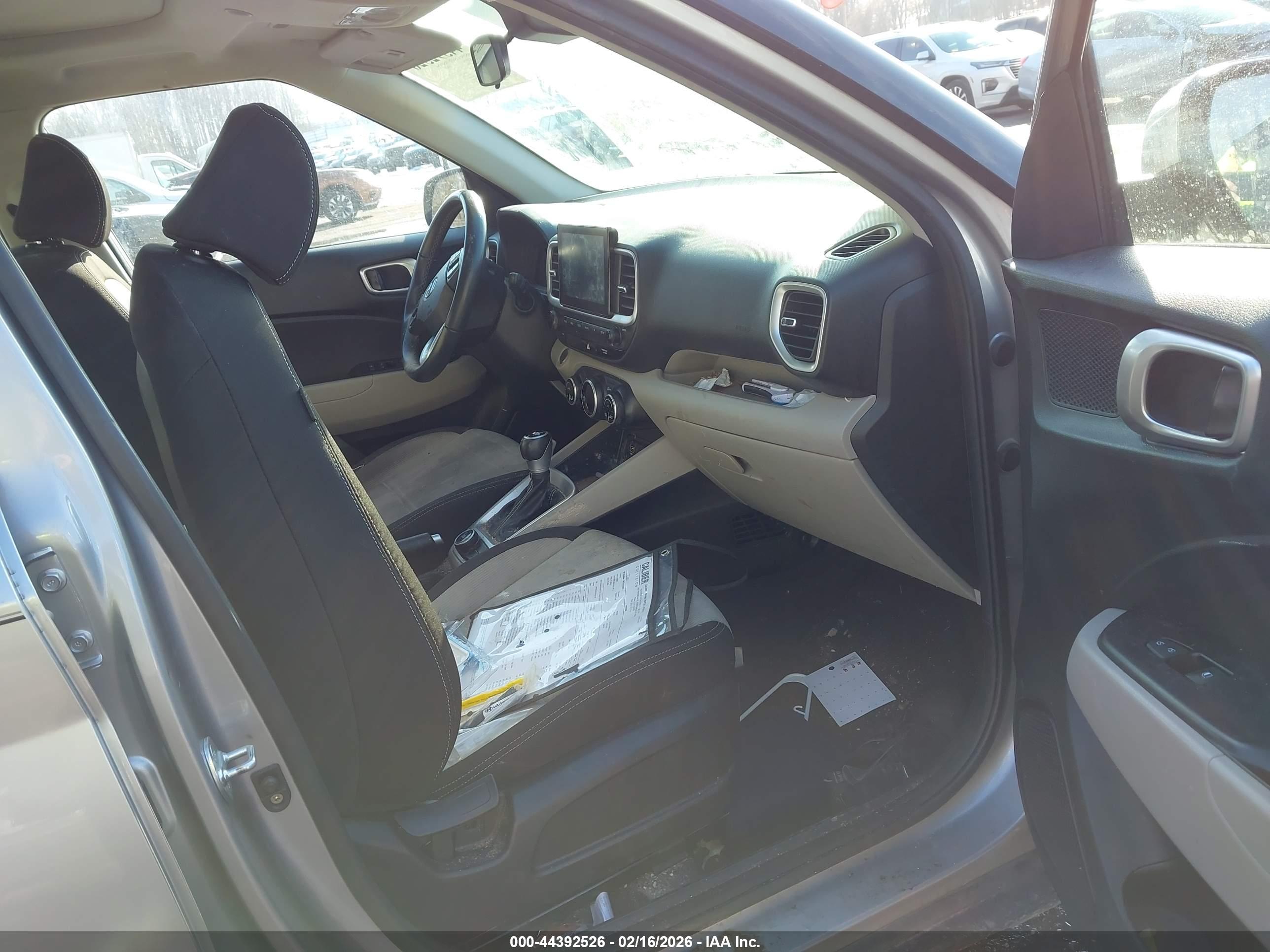 HYUNDAI VENUE image 5