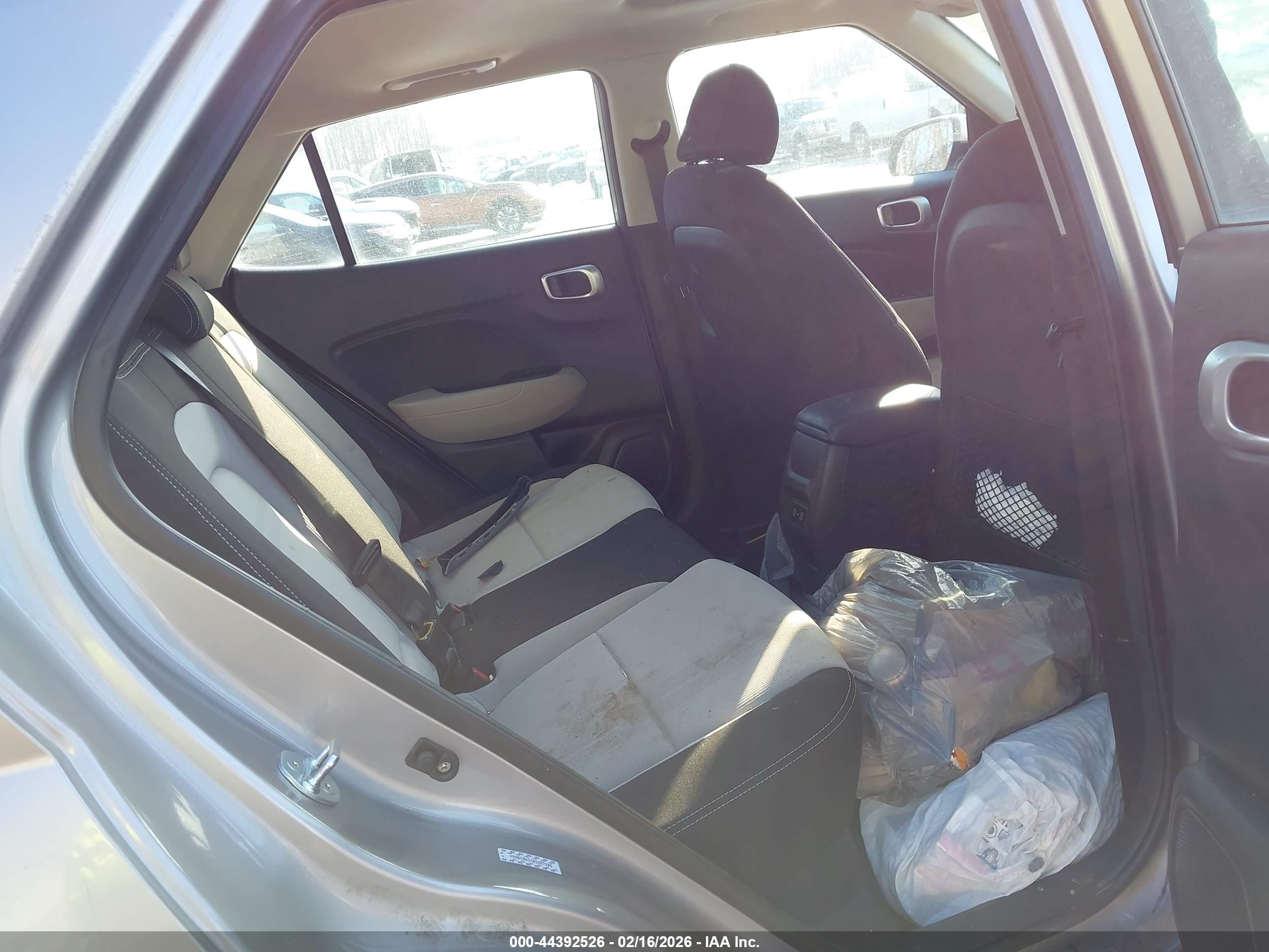 HYUNDAI VENUE image 8