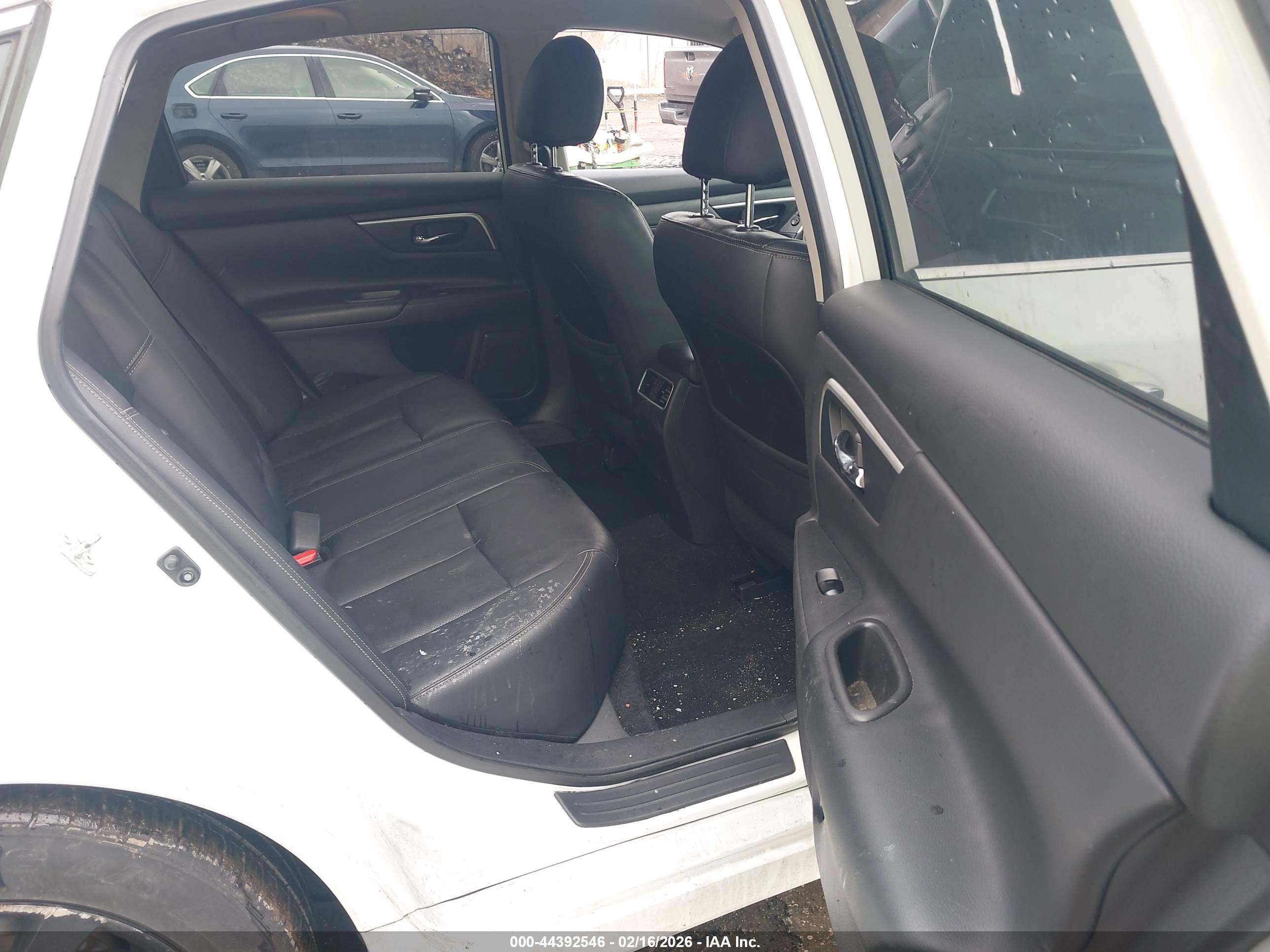 NISSAN ALTIMA image 8