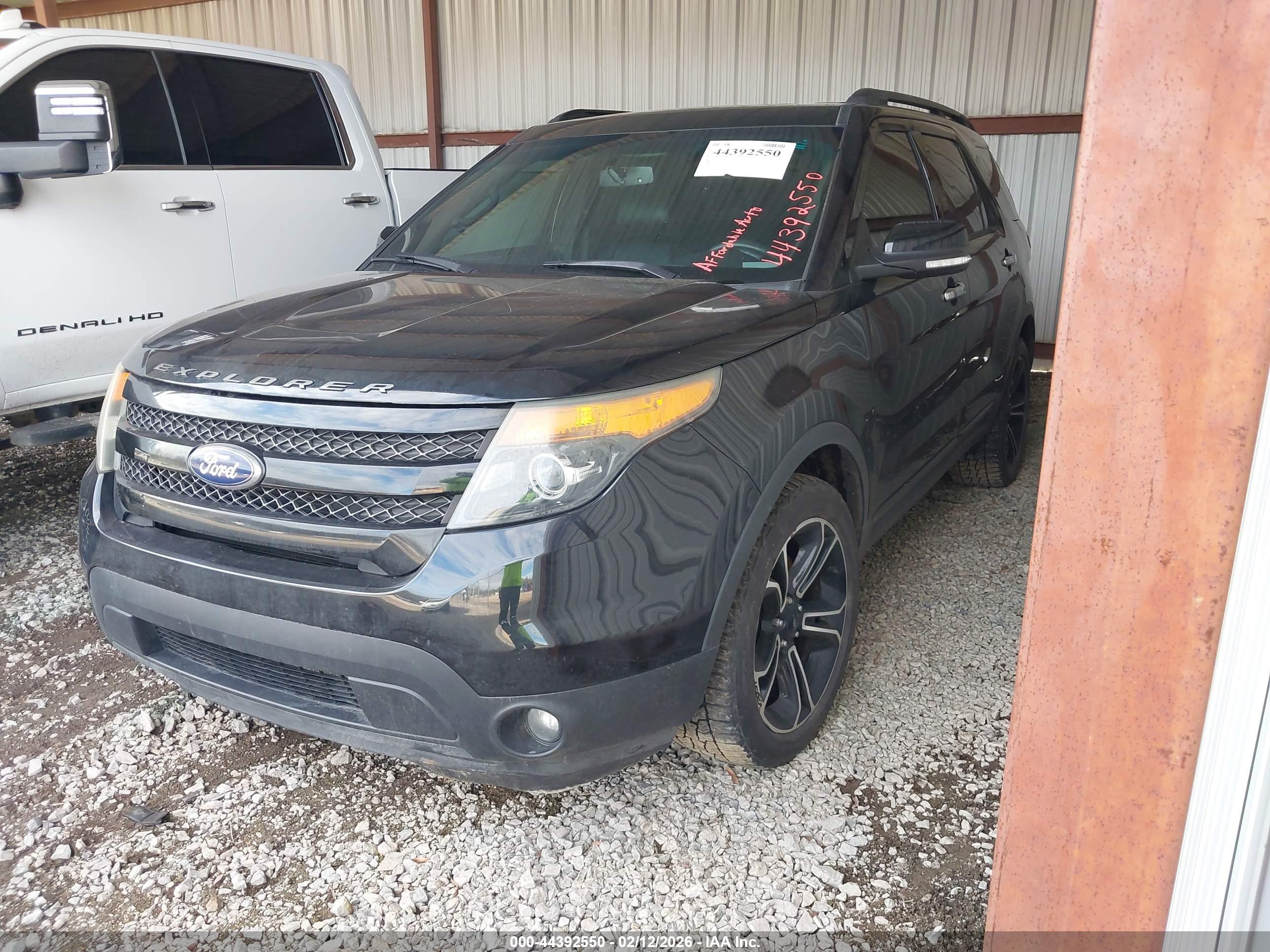 FORD EXPLORER image 2