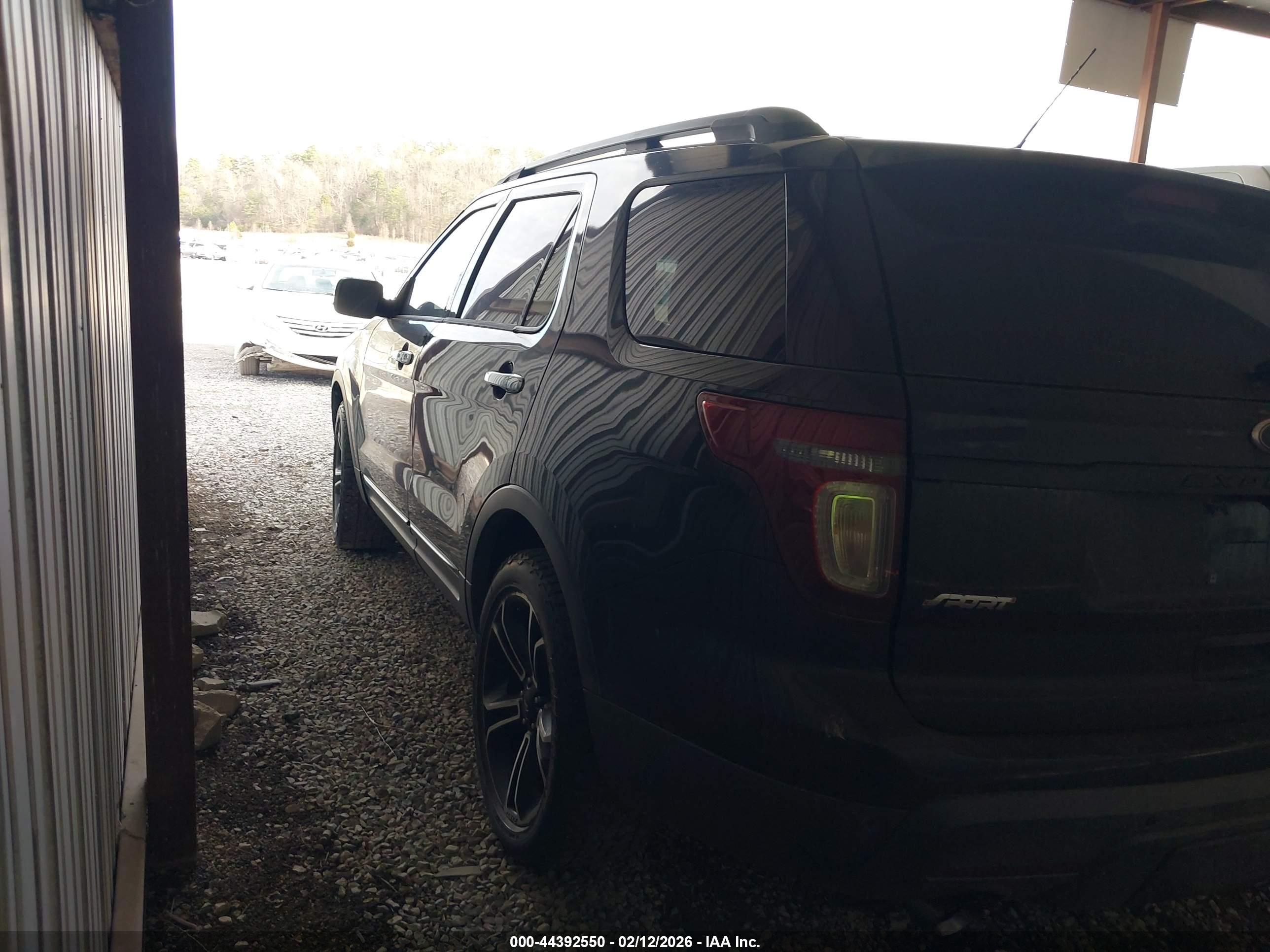FORD EXPLORER image 3