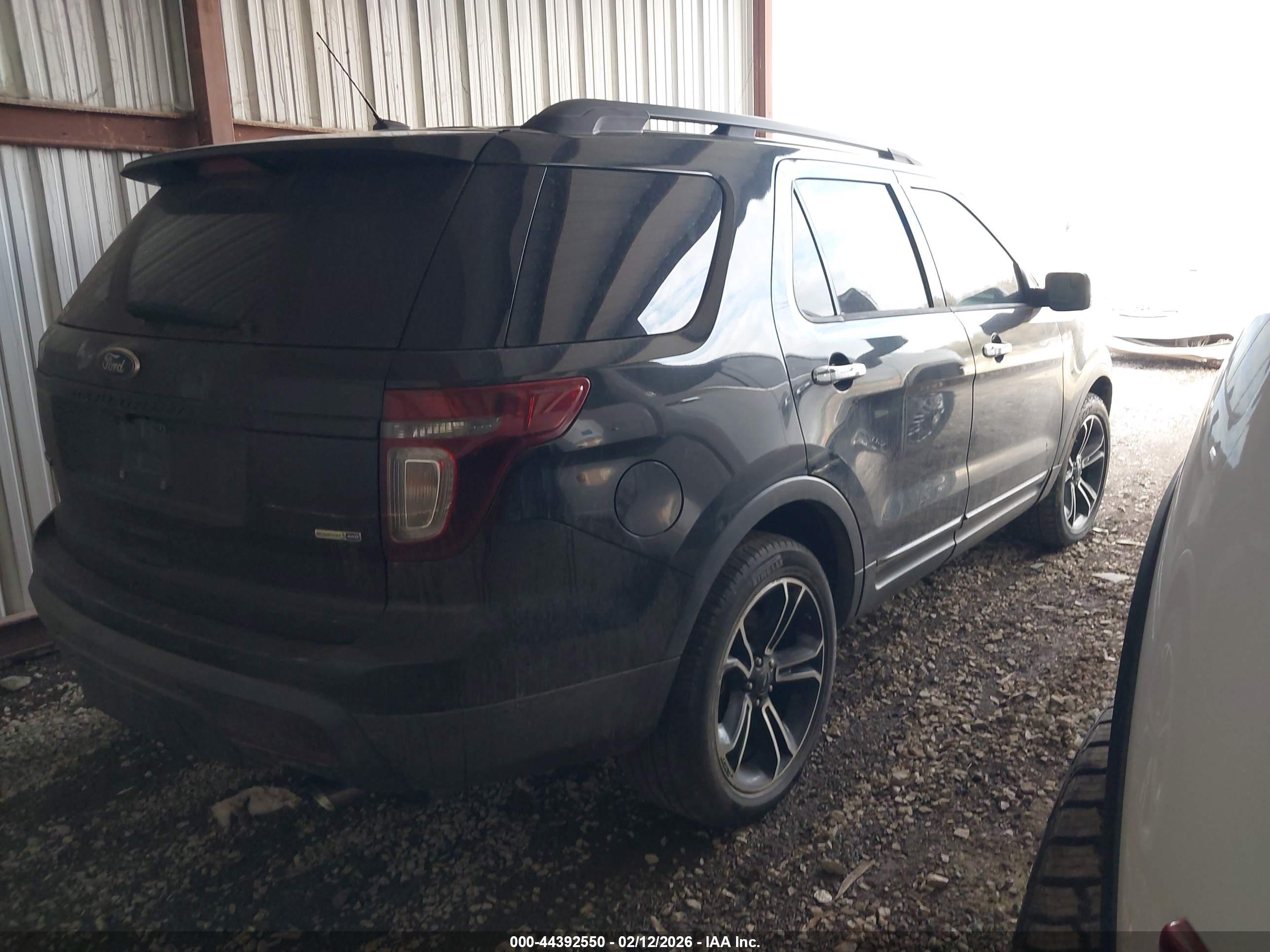 FORD EXPLORER image 4