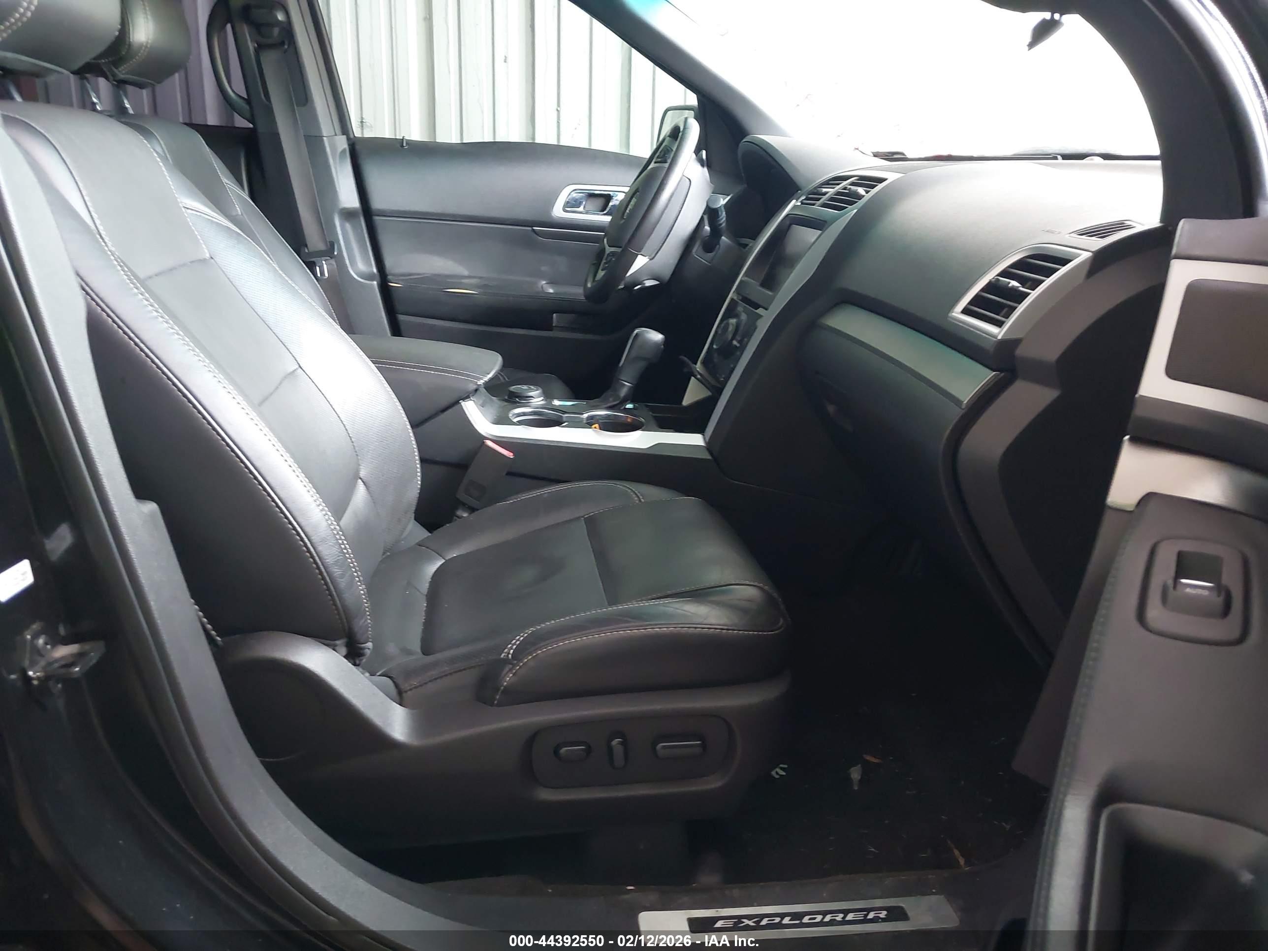 FORD EXPLORER image 5
