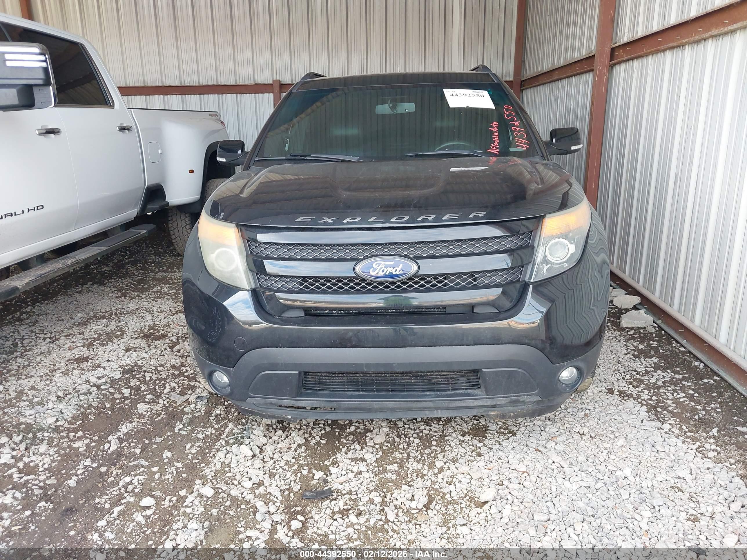 FORD EXPLORER image 6
