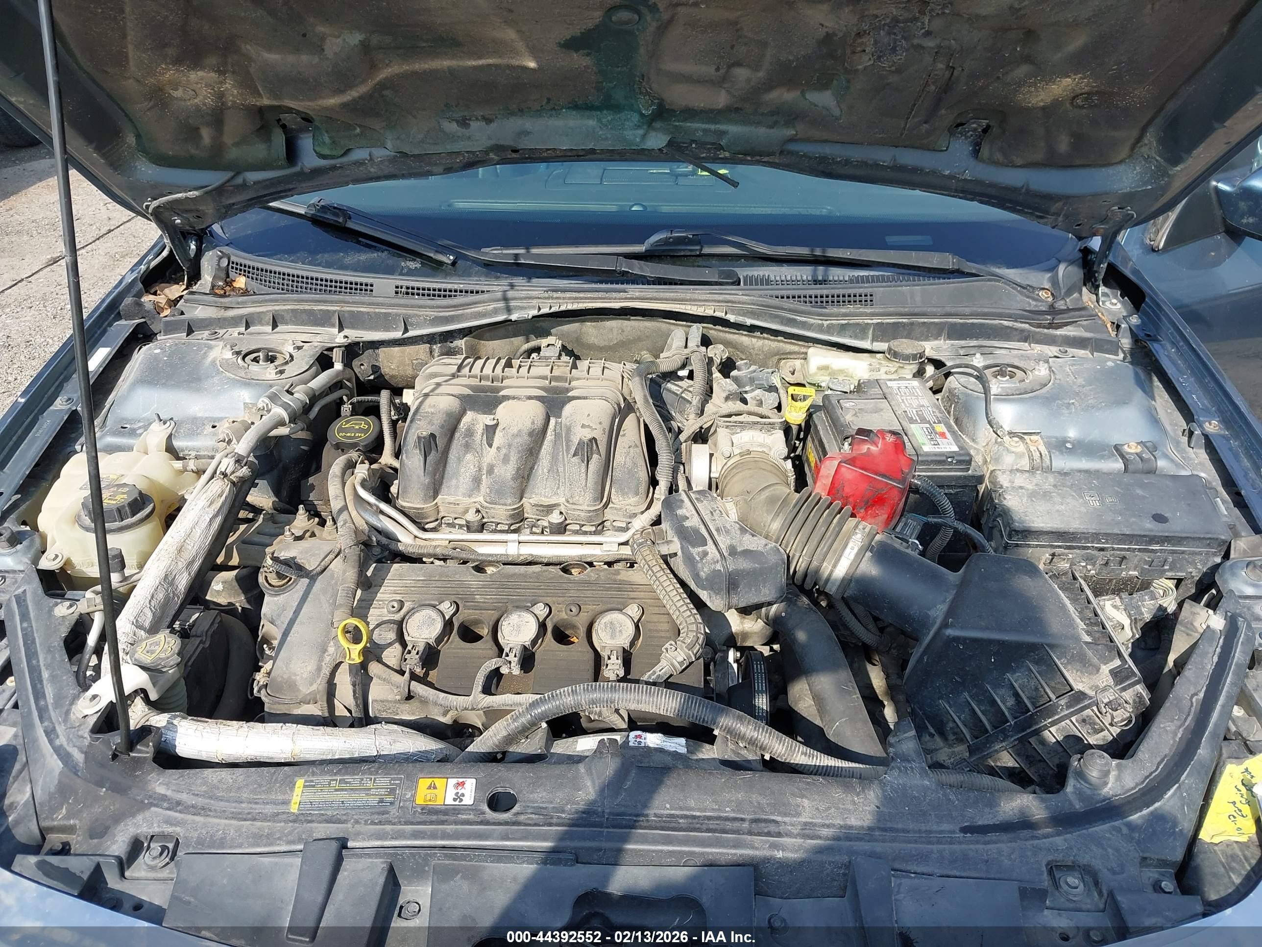 FORD FUSION image 10