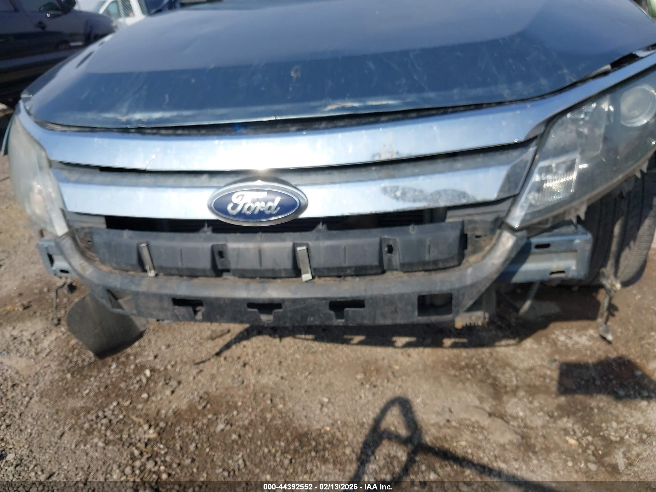 FORD FUSION image 6
