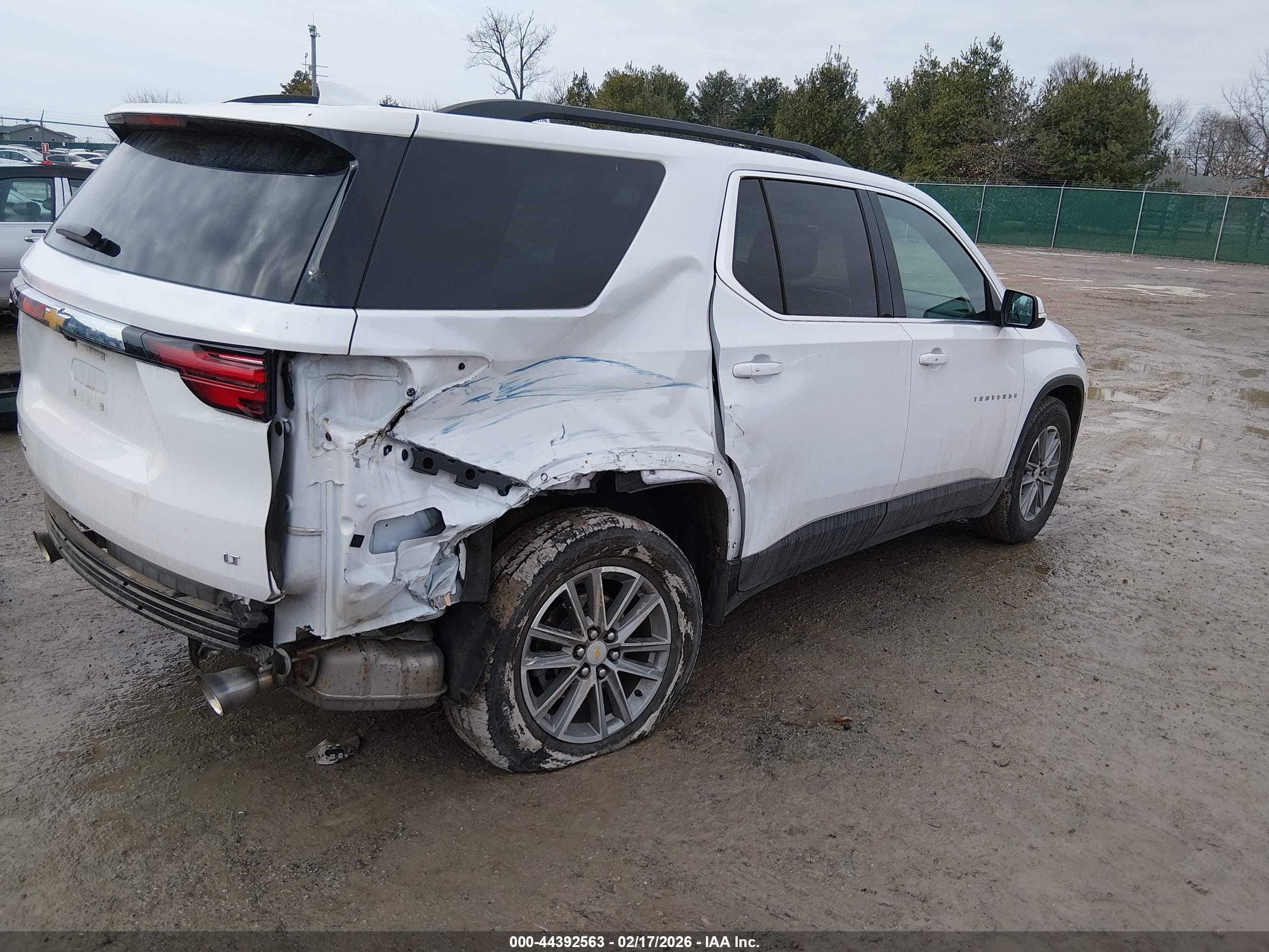 CHEVROLET TRAVERSE image 4