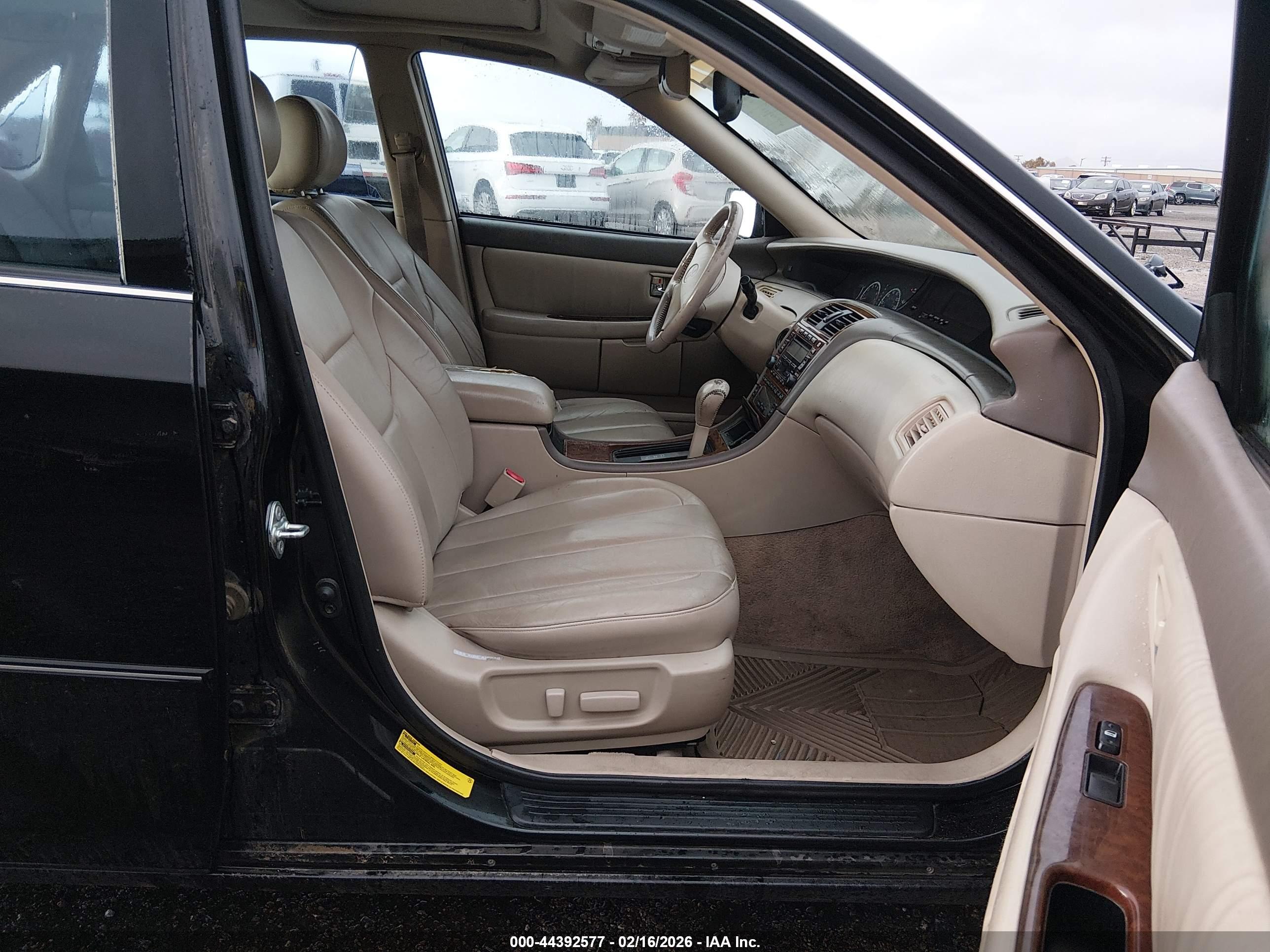 TOYOTA AVALON image 5