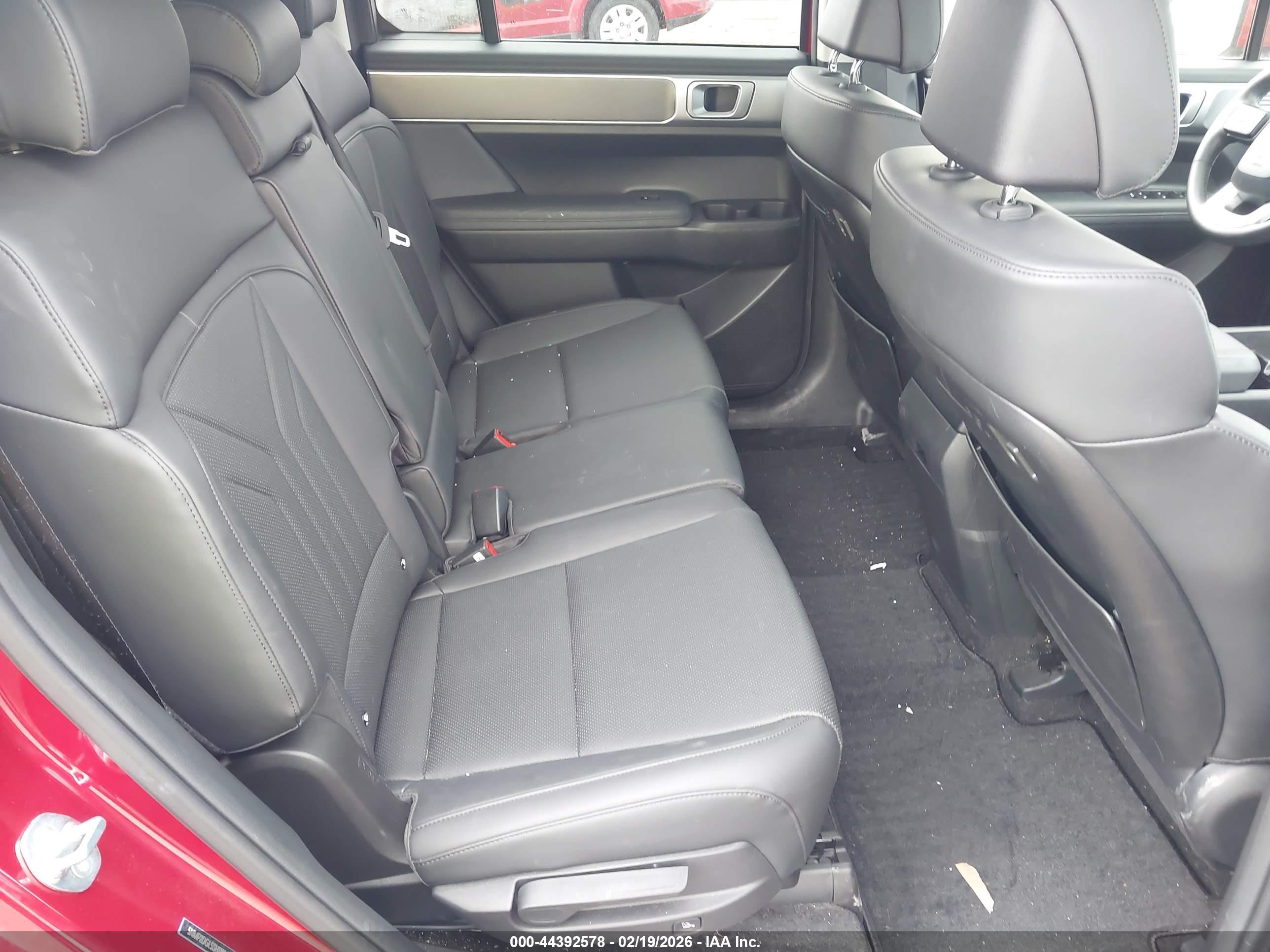 HYUNDAI SANTA image 8