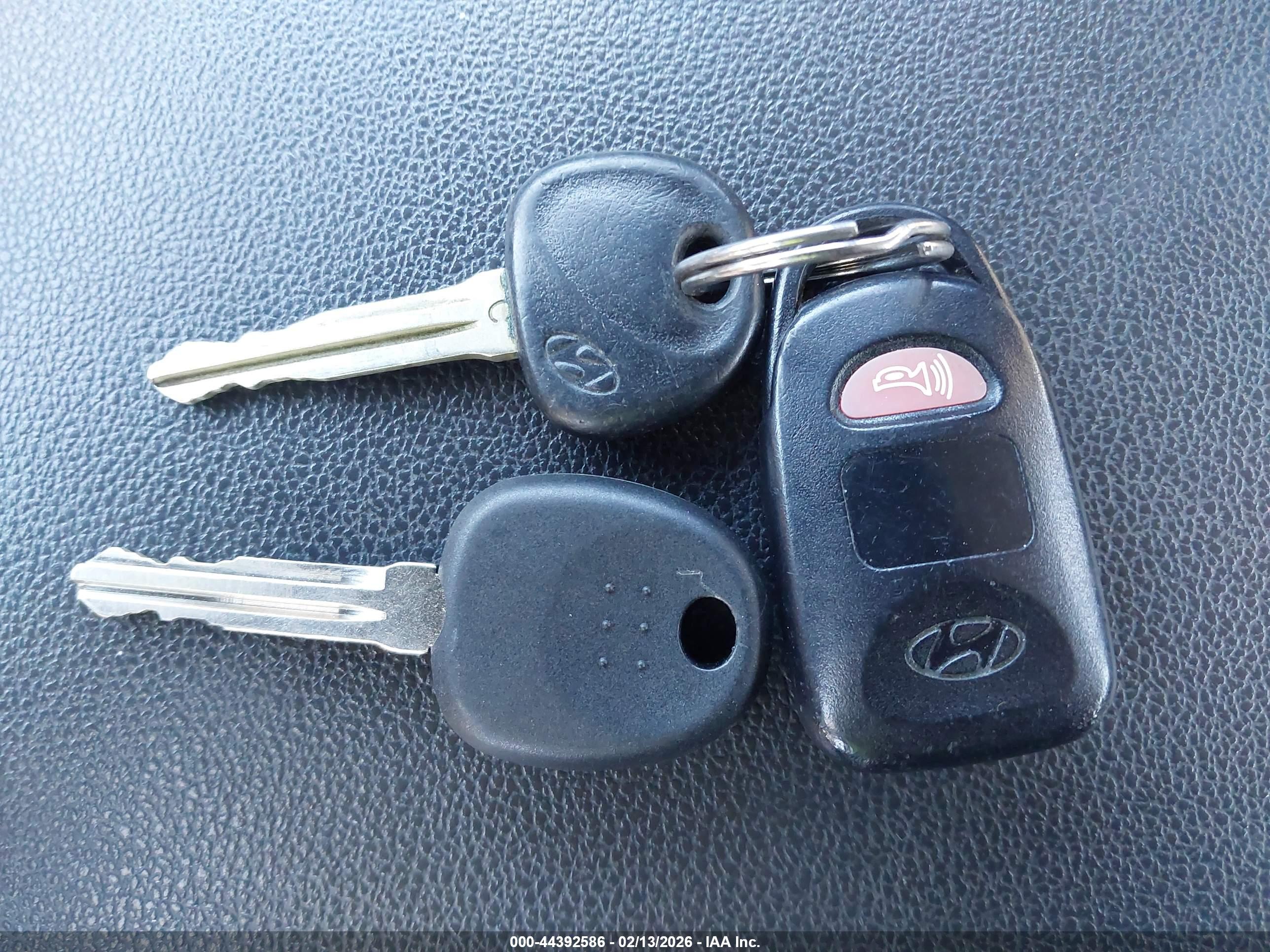 HYUNDAI ELANTRA image 11