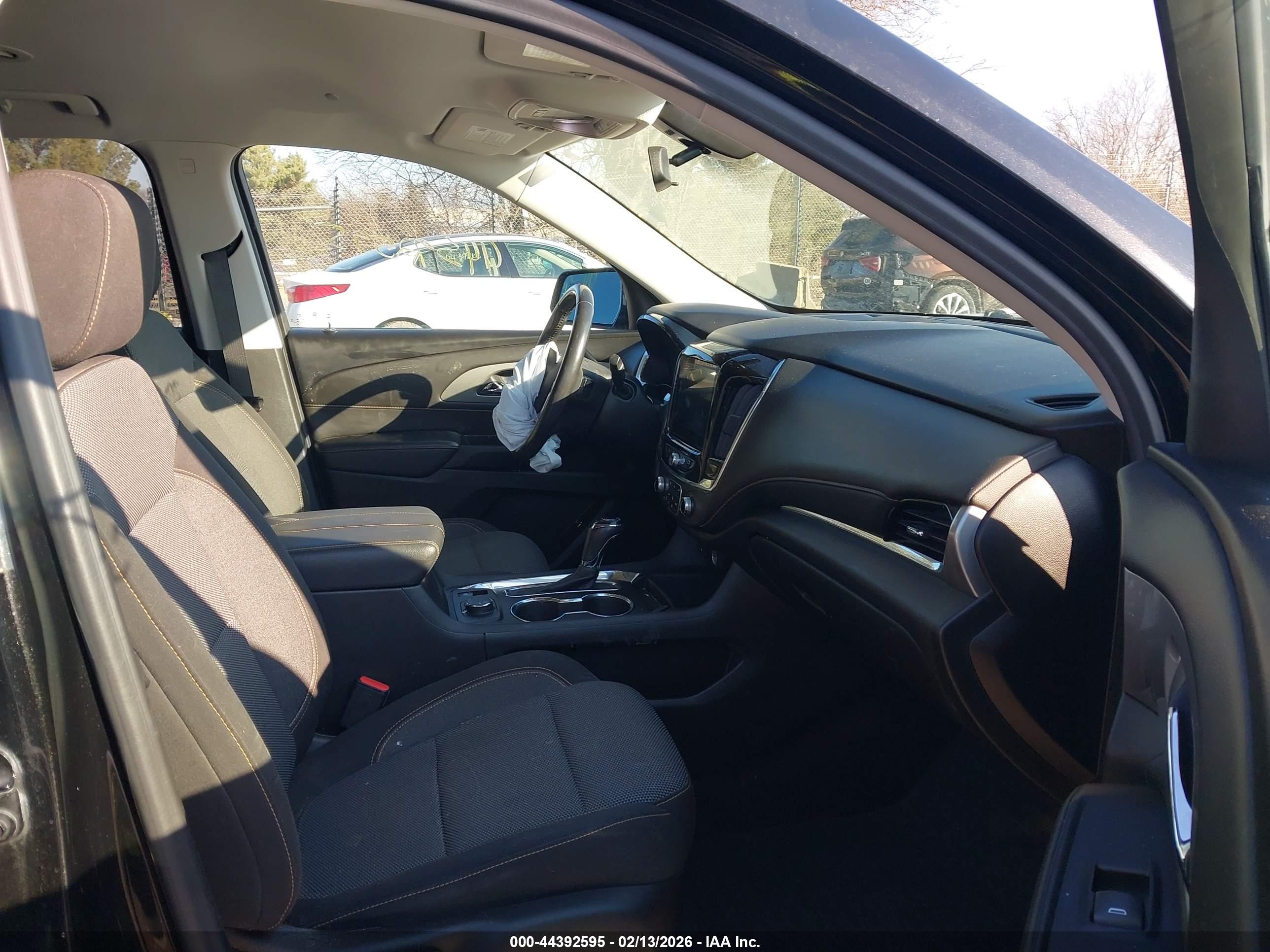 CHEVROLET TRAVERSE image 5