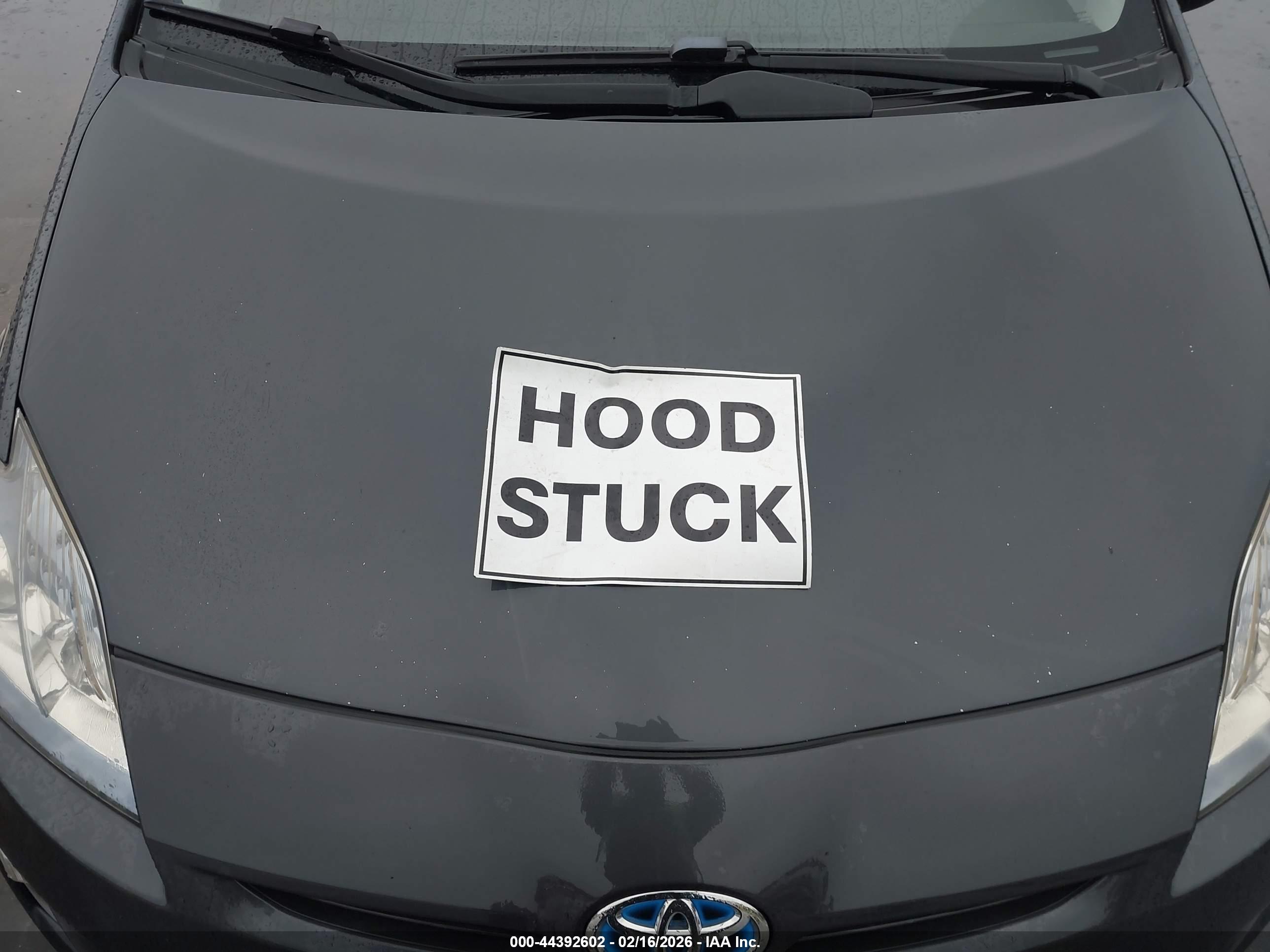 TOYOTA PRIUS image 10